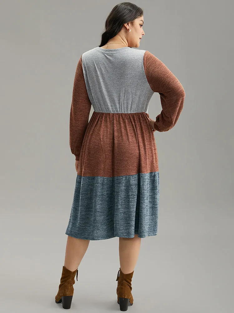 Colorblock Patchwork Pocket Gathered Dress sold by Bloomchic product image thumbnail 3