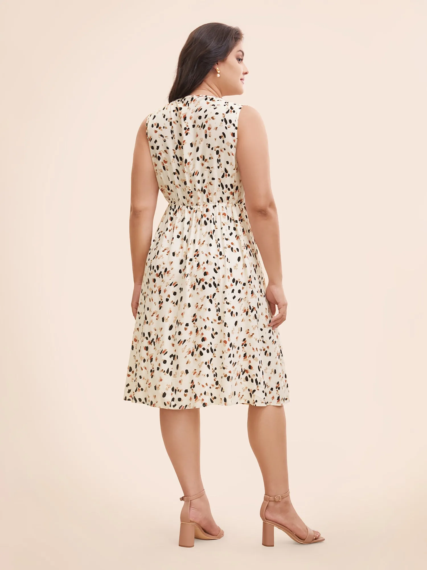 Allover Print Pocket Flutter Crossover Ruched Tank Dress sold by Bloomchic product image thumbnail 4