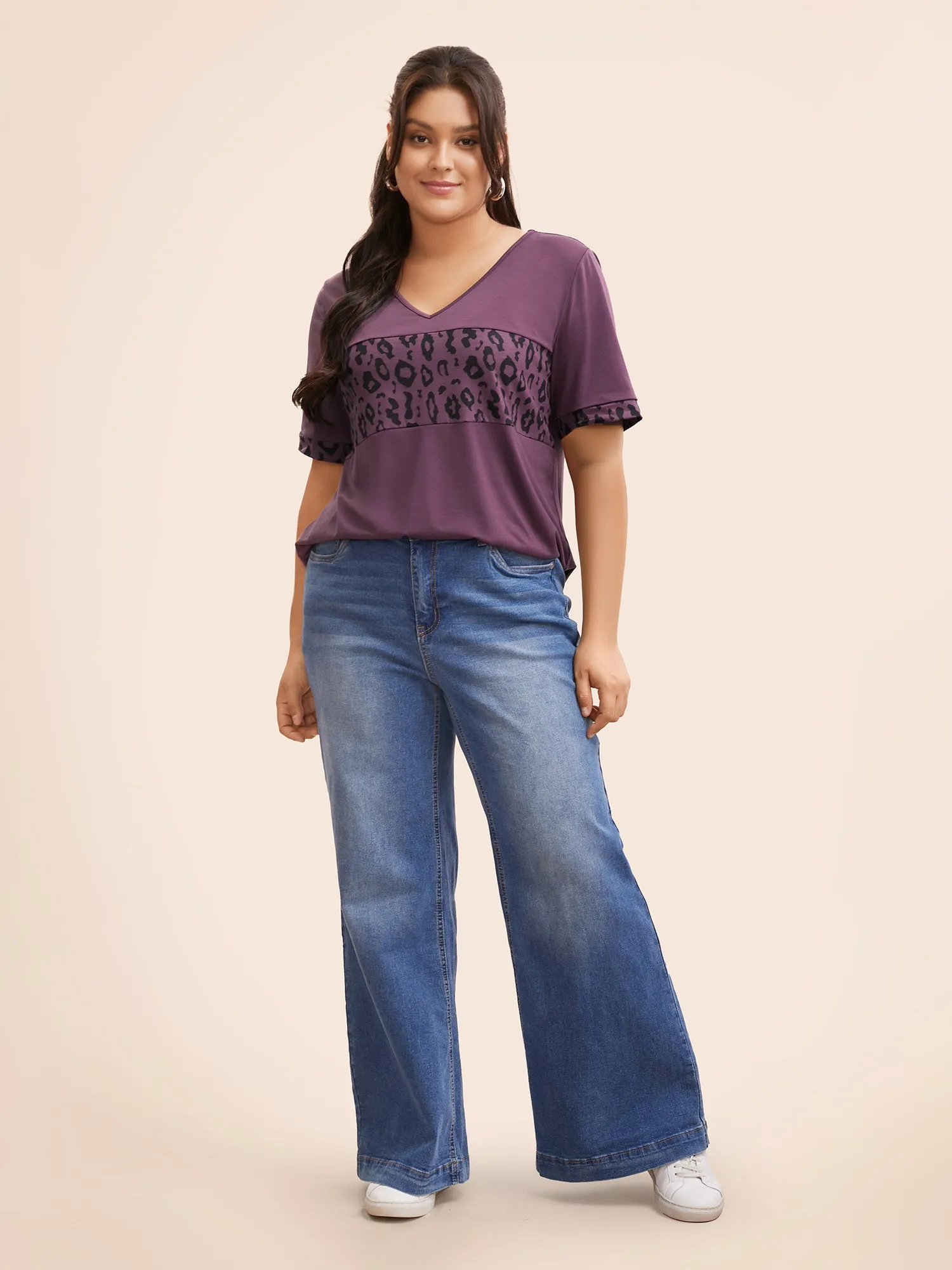 V Neck Patchwork Leopard Print T-shirt sold by Bloomchic product image thumbnail 3