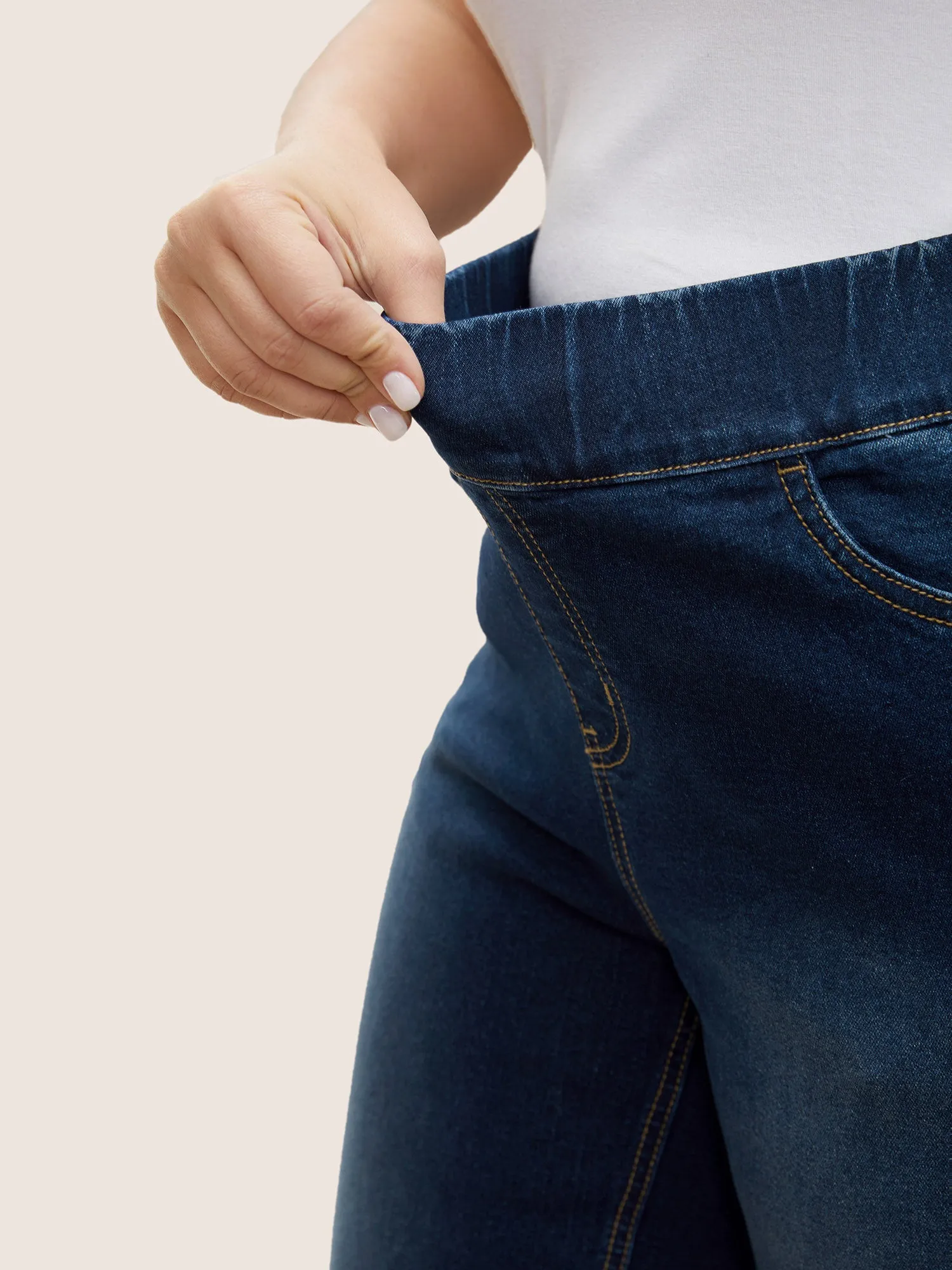 Elastic Waist Straight Leg Cropped Denim Shorts sold by Bloomchic product image thumbnail 4