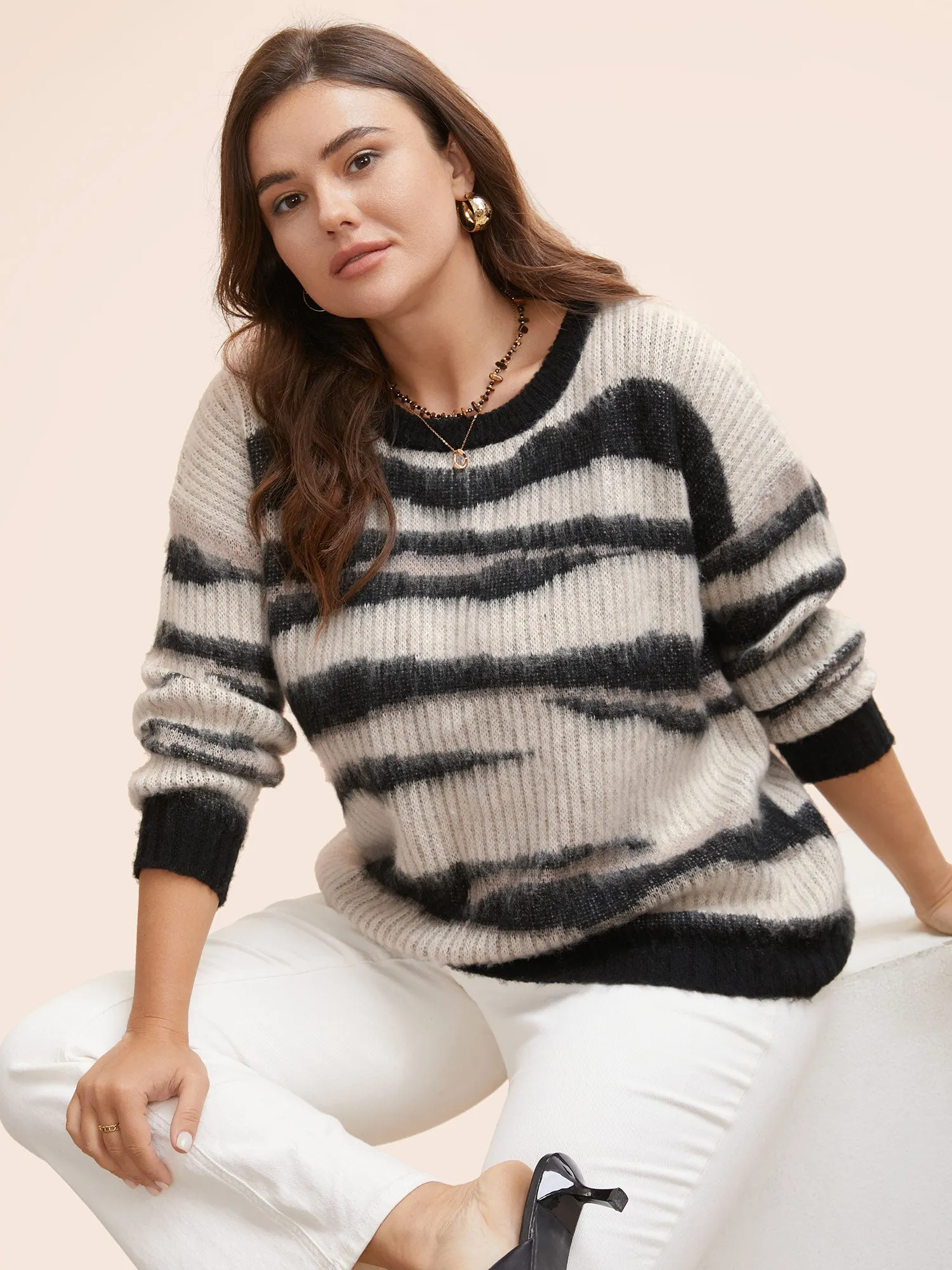 Synthetic Texture Contrast Drop Shoulder Pullover sold by Bloomchic
