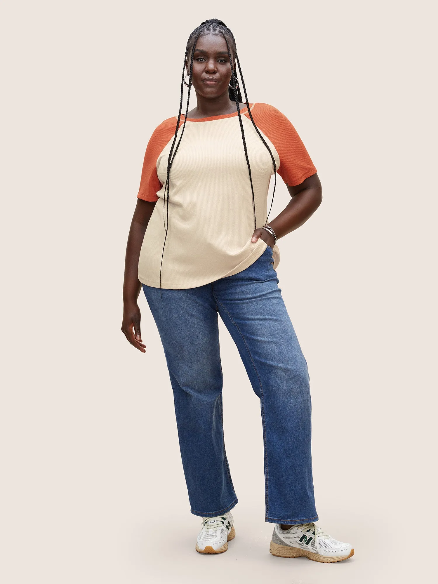 Round Neck Contrast Raglan Sleeve T-shirt sold by Bloomchic product image thumbnail 3