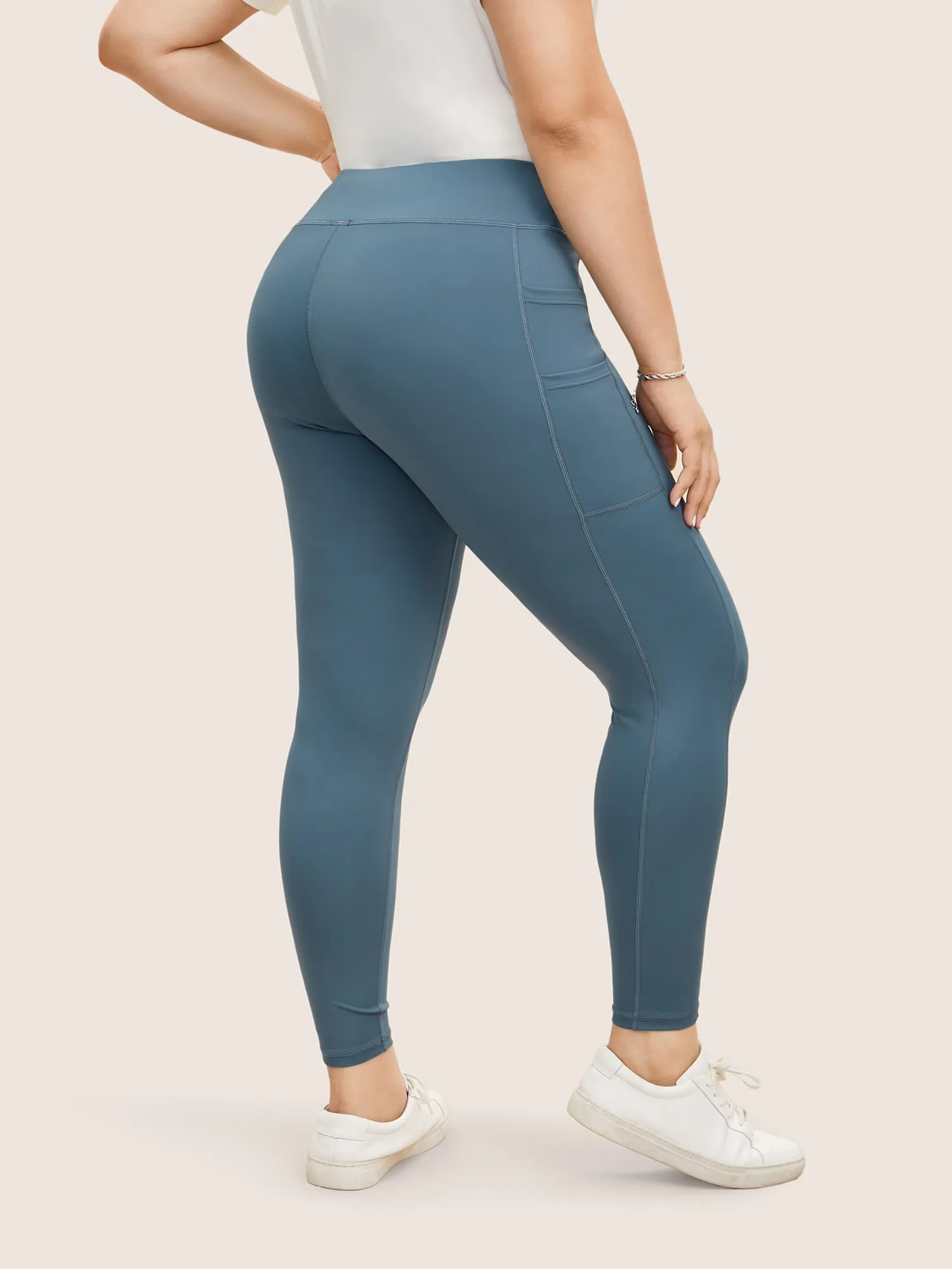 Patched Pocket High Stretch High Rise Leggings sold by Bloomchic product image thumbnail 2