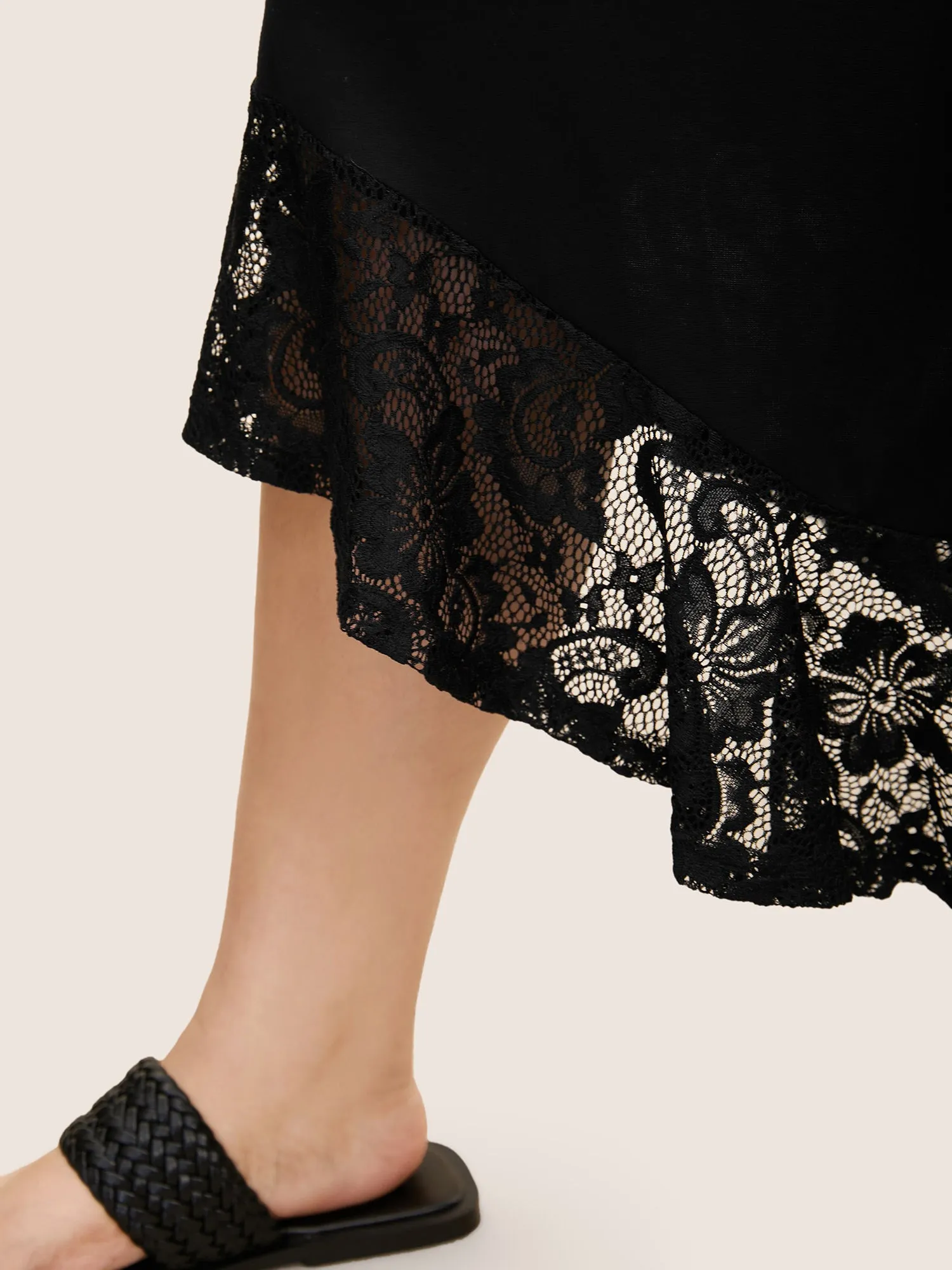 Lace Patchwork Mesh Wide Leg Cropped Pants sold by Bloomchic product image thumbnail 5