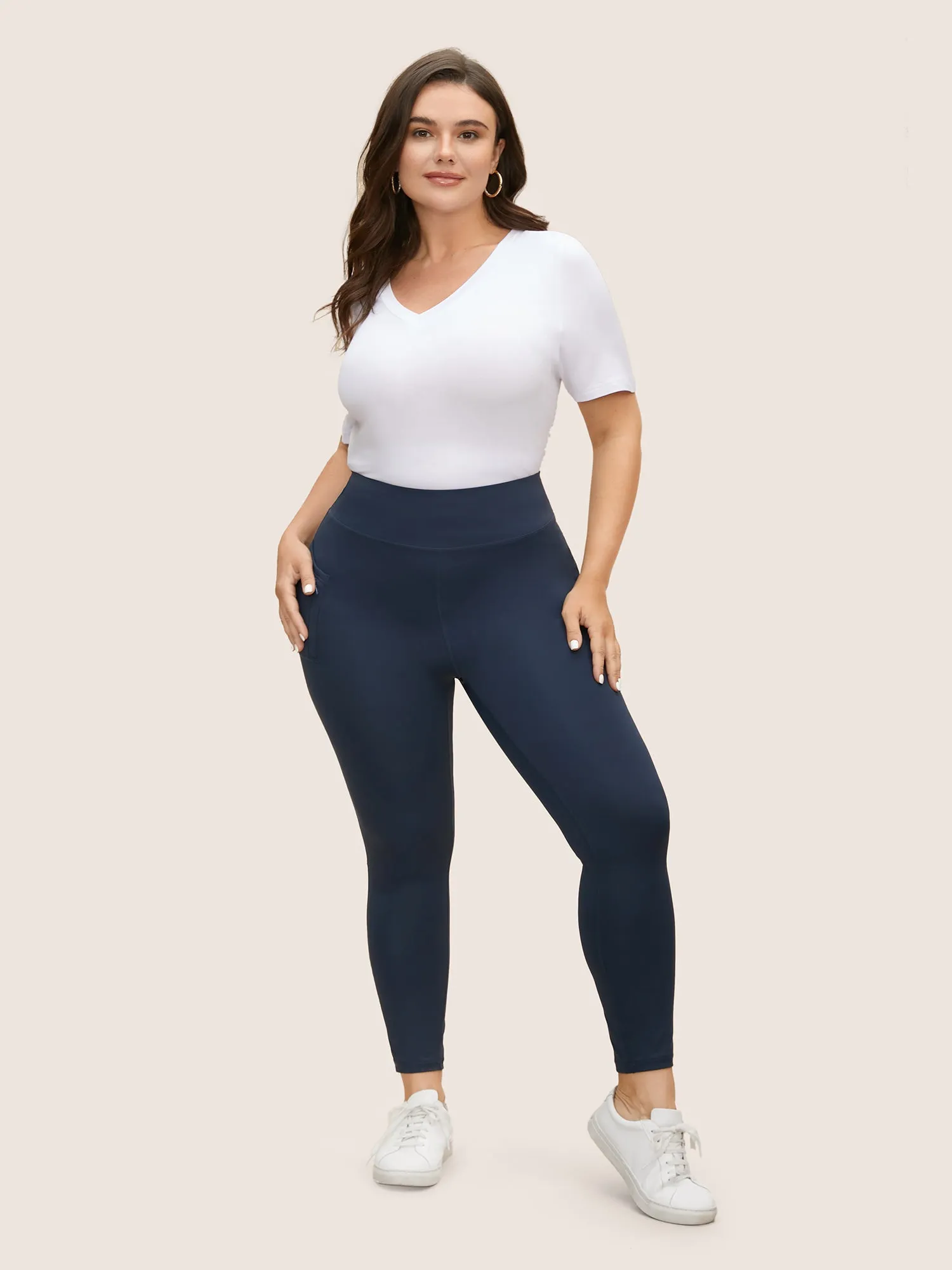 Mid Rise Patch Pocket Zipper Skinny Leggings sold by Bloomchic product image thumbnail 3