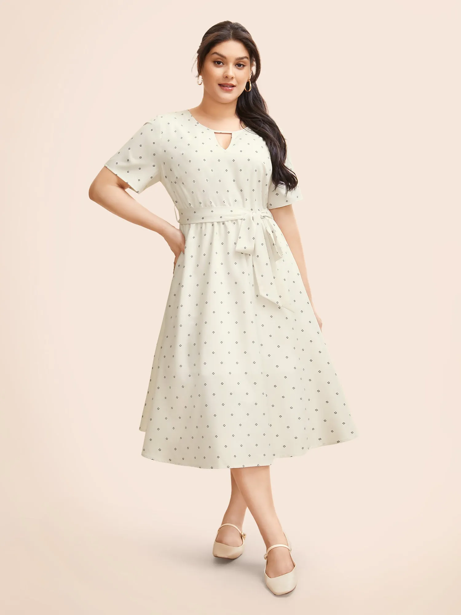 Geometric Keyhole Belted Midi Dress sold by Bloomchic product image thumbnail 2