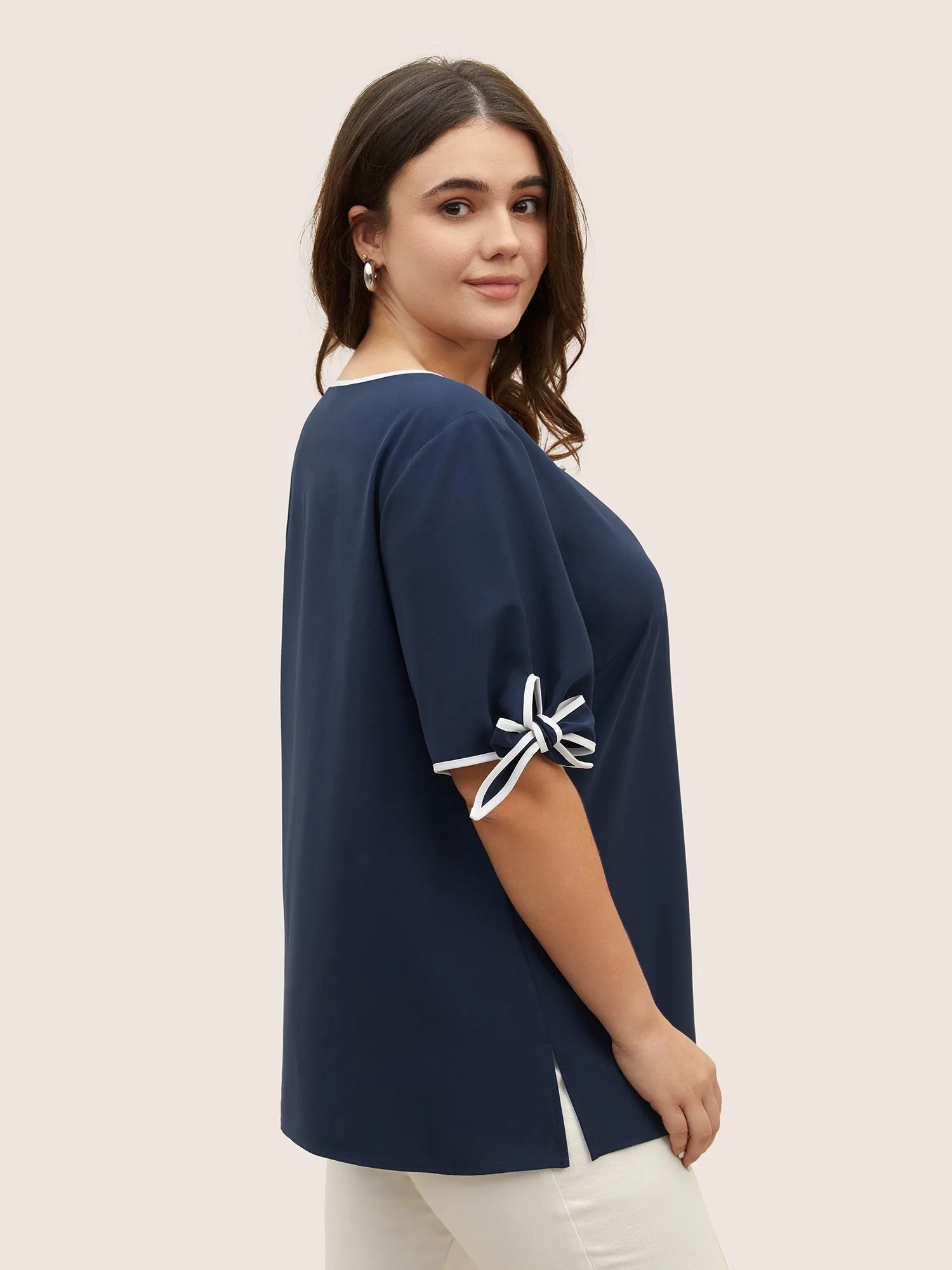 Contrast Trim Keyhole Tie Knot Blouse sold by Bloomchic product image thumbnail 4