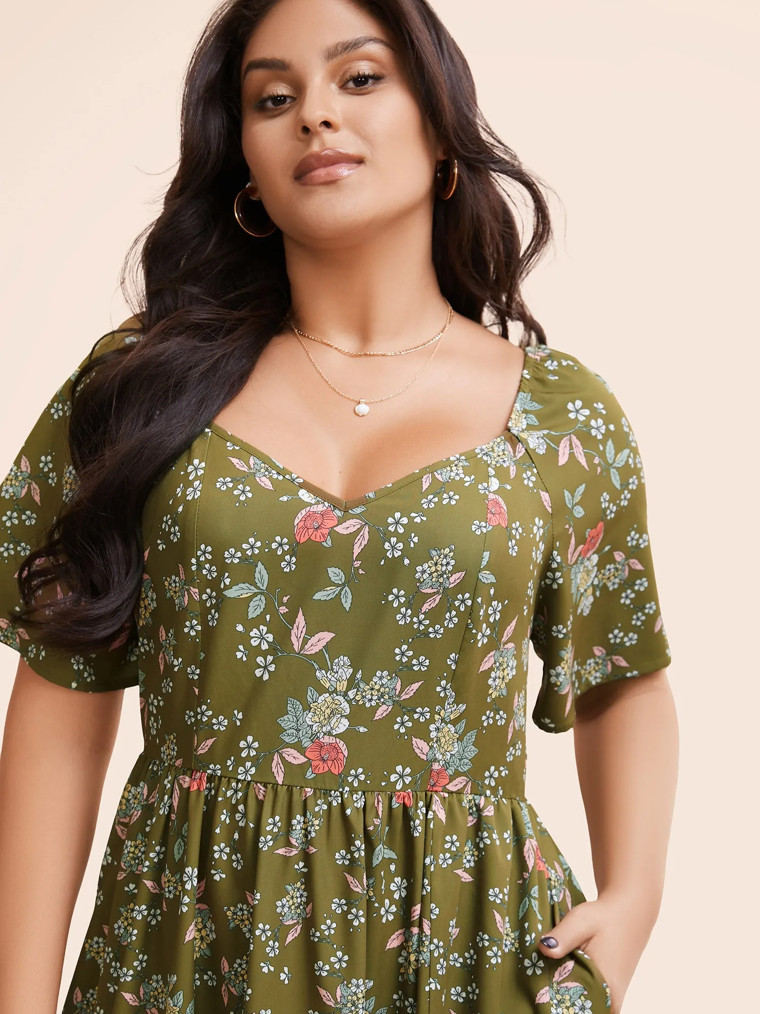 Heart Neckline Ditsy Floral Split Side Dress sold by Bloomchic product image thumbnail 2