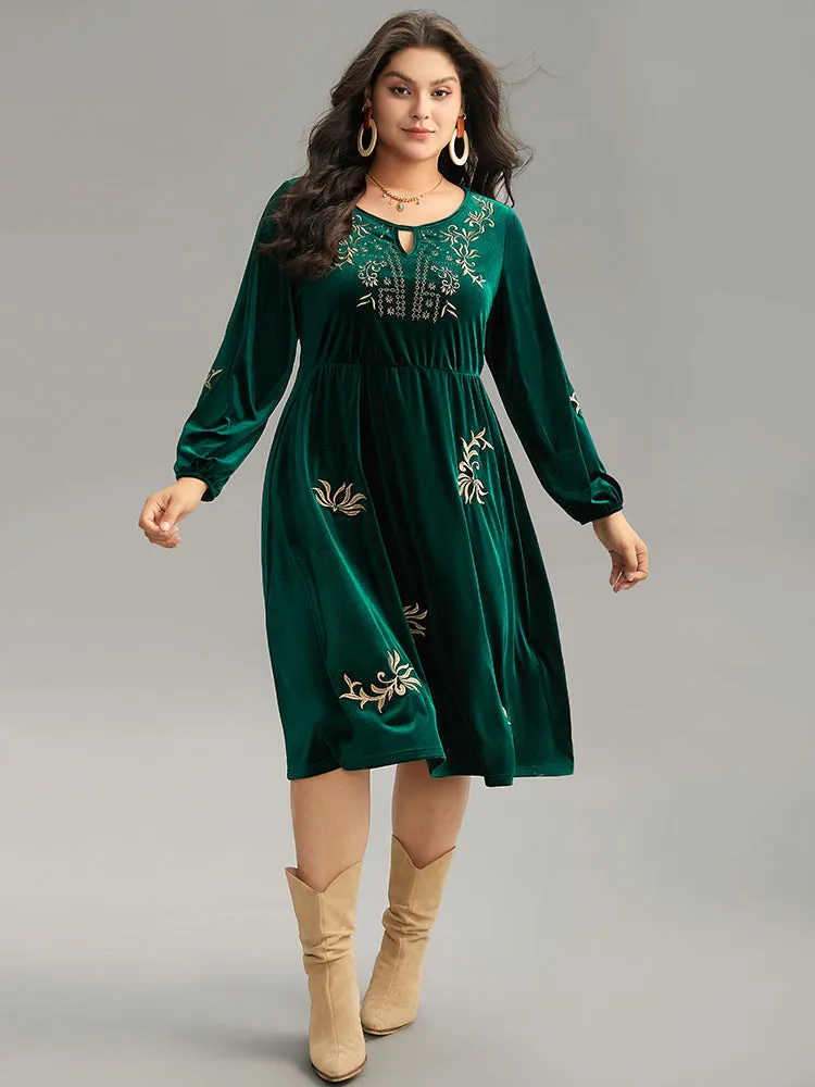 Boho Print Embroidered Velvet Keyhole Dress sold by Bloomchic product image thumbnail 2