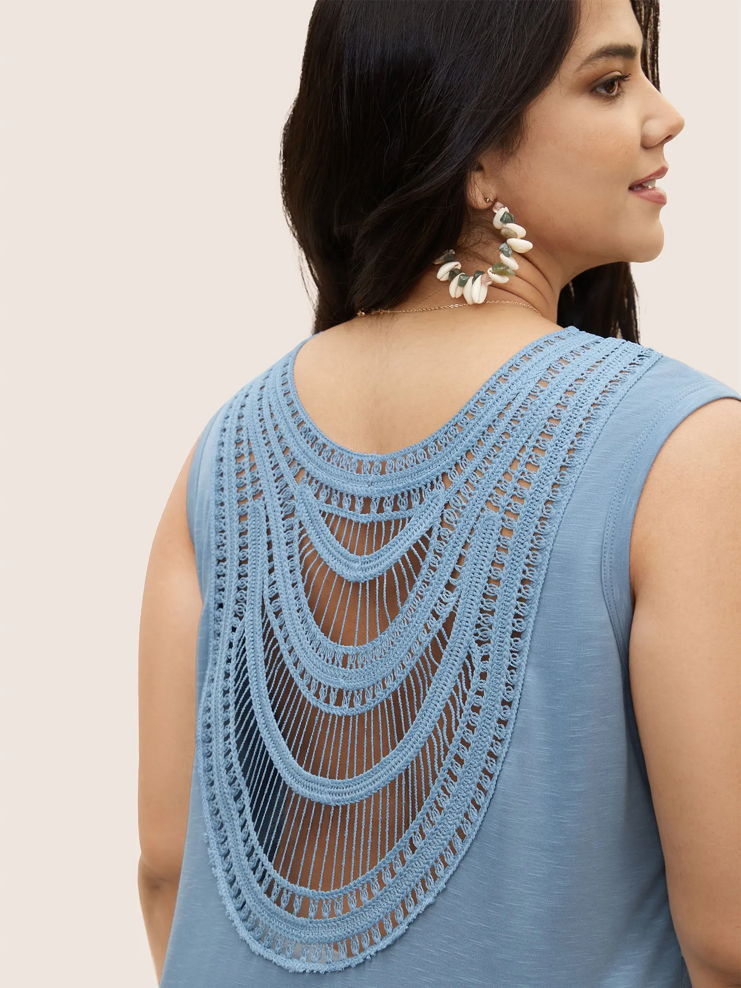 Notched Collar Plain Cut Out Tank Top sold by Bloomchic product image thumbnail 4