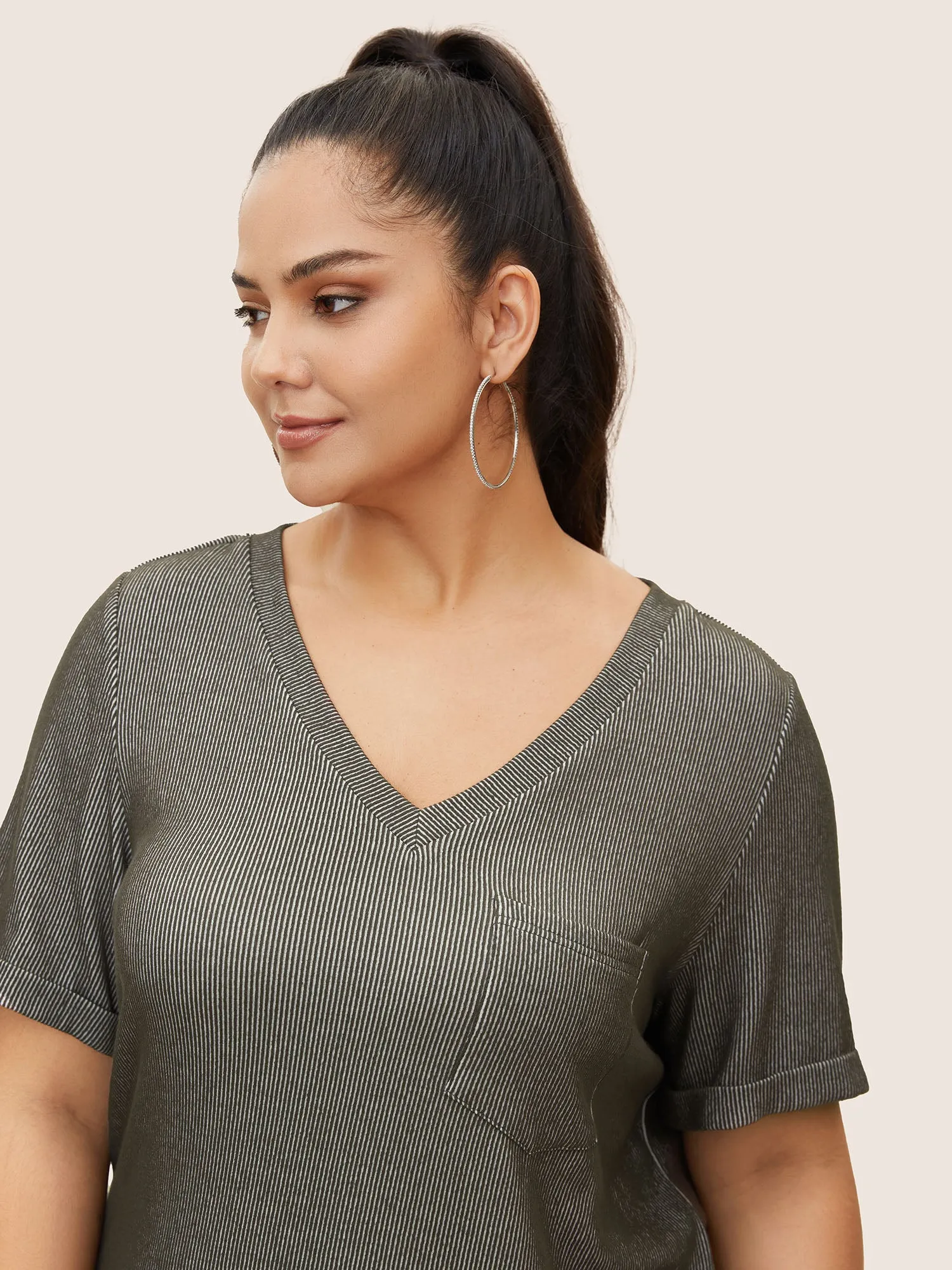 Pit Strip Patched Pocket Split Side T-shirt sold by Bloomchic product image thumbnail 4