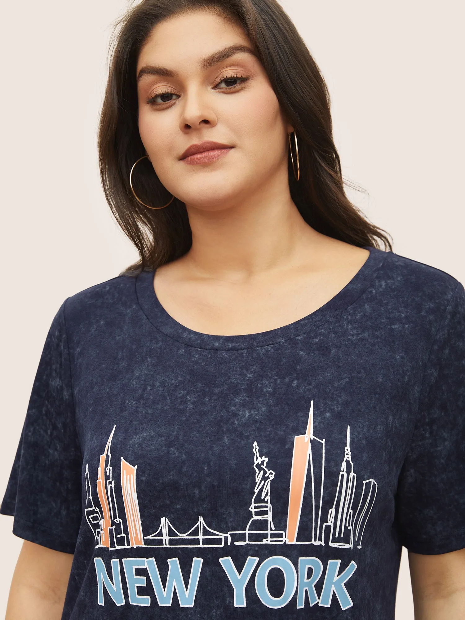 Vintage City Print Crew Neck T-shirt sold by Bloomchic product image thumbnail 2