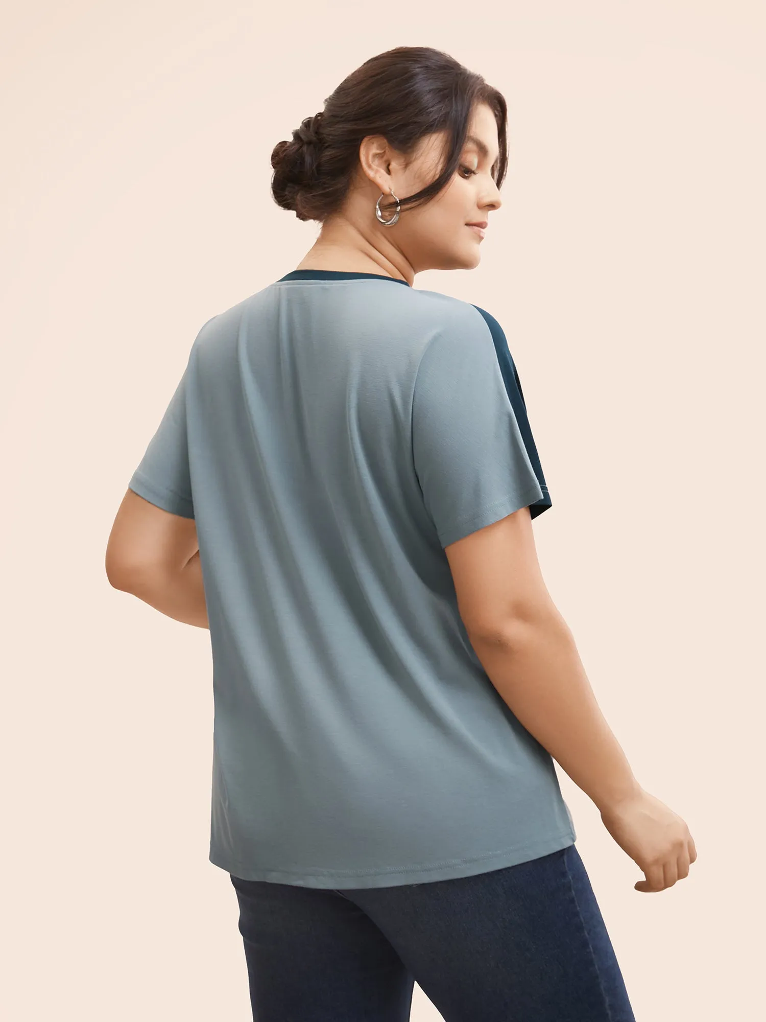 Round Neck Colorblock Contrast Patchwork T-shirt sold by Bloomchic product image thumbnail 4