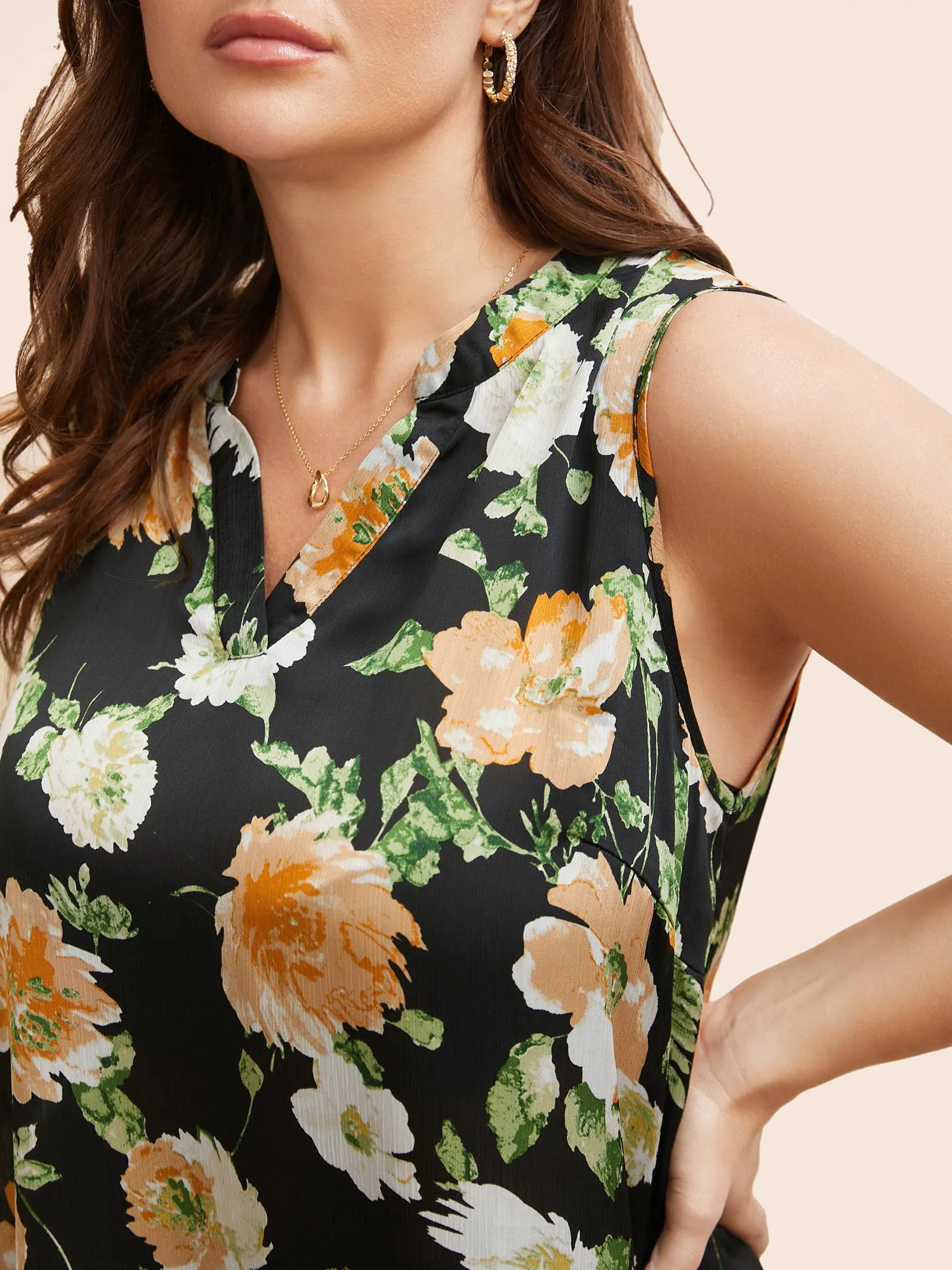 Floral Notched Curved Hem Tank Top sold by Bloomchic product image thumbnail 4