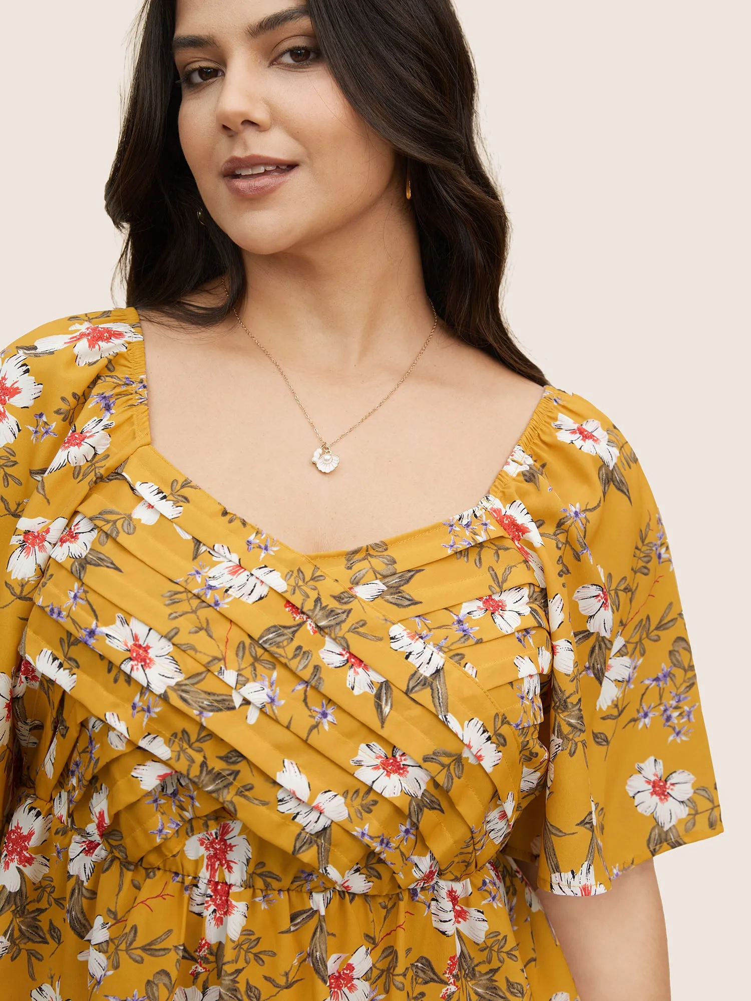 Heart Neckline Floral Print Pleated Blouse sold by Bloomchic product image thumbnail 4