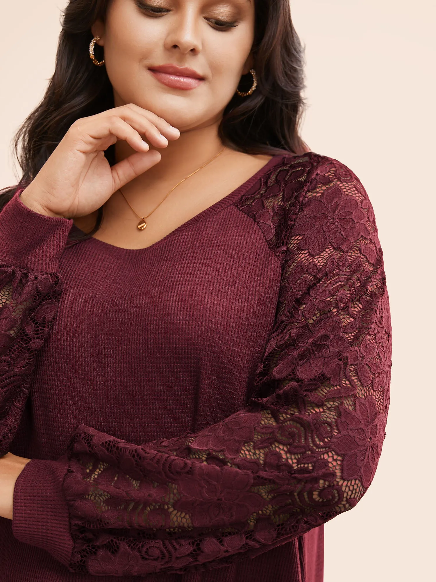 Plain Lace Panel Round Neck Raglan Sleeve T-shirt sold by Bloomchic product image thumbnail 3