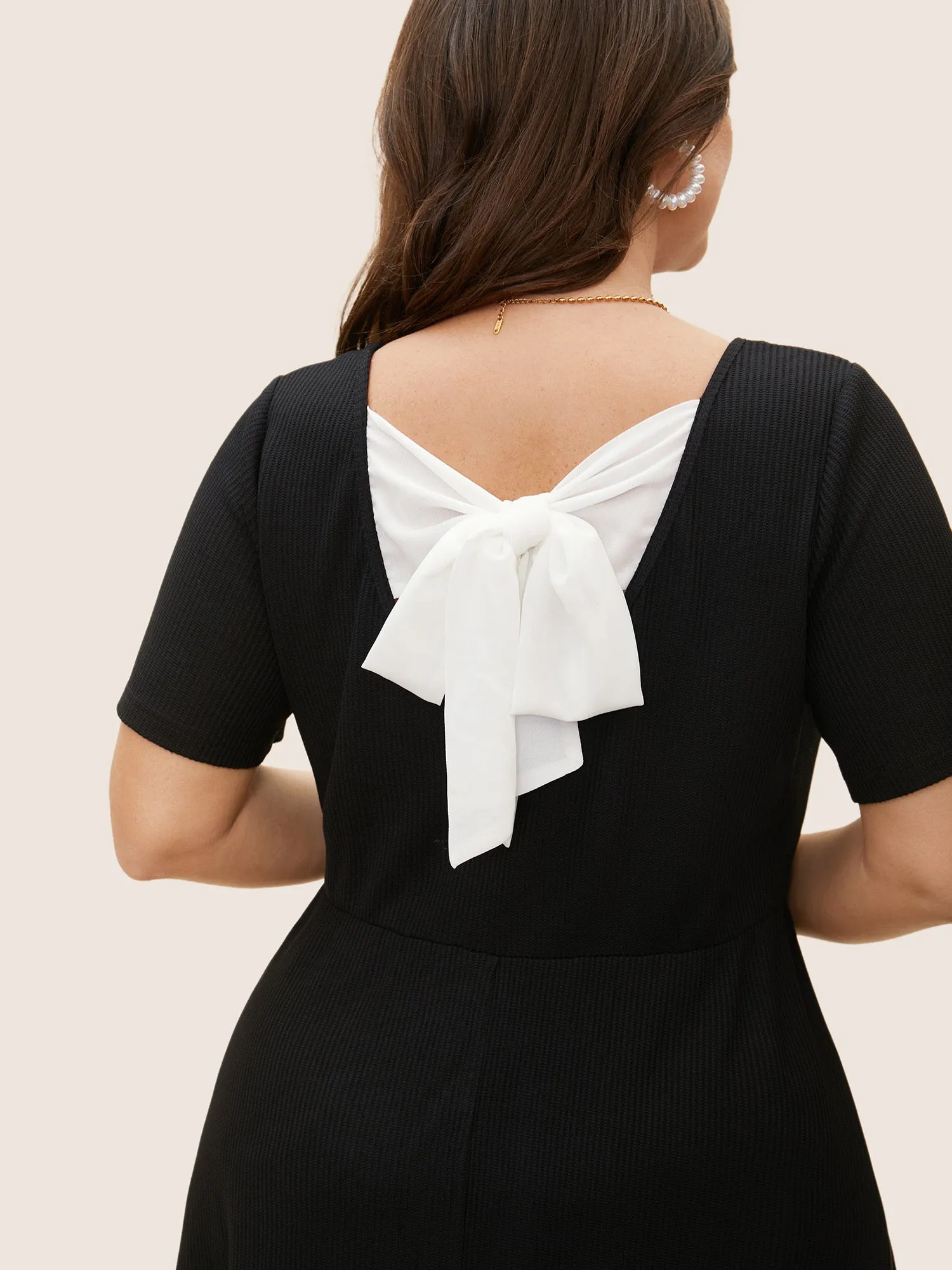 Round Neck Contrast Back Bowknot Midi Dress sold by Bloomchic product image thumbnail 2