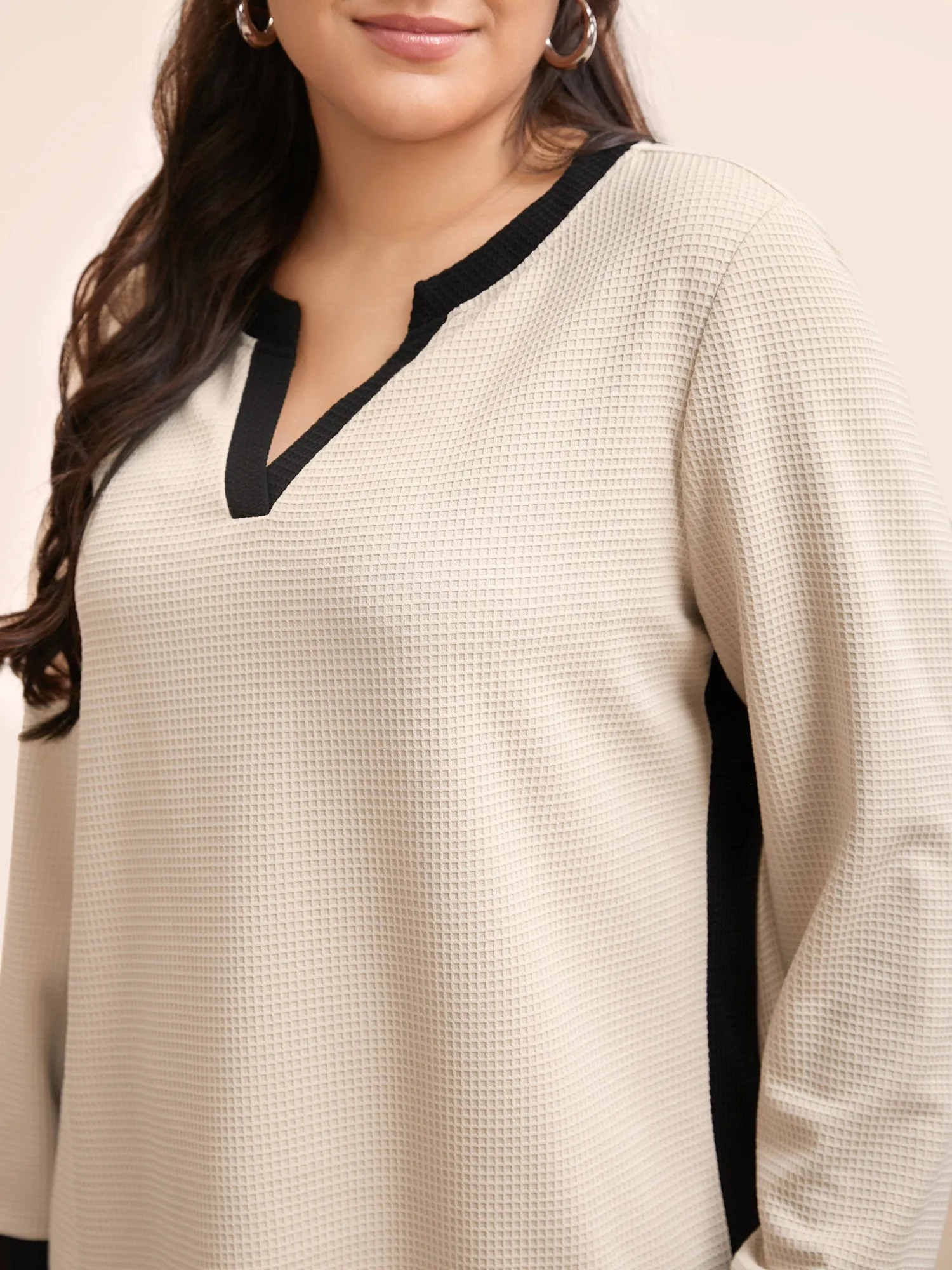Notched Rib Knit Contrast Trim Sweatshirt sold by Bloomchic product image thumbnail 4