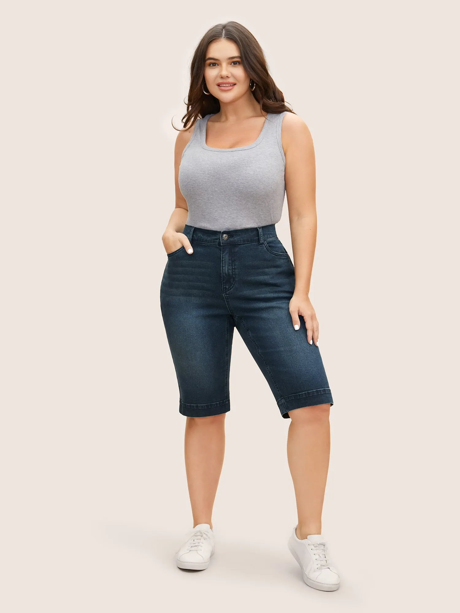 Vintage Dark Wash Slit Hem Cropped Jeans sold by Bloomchic product image thumbnail 2