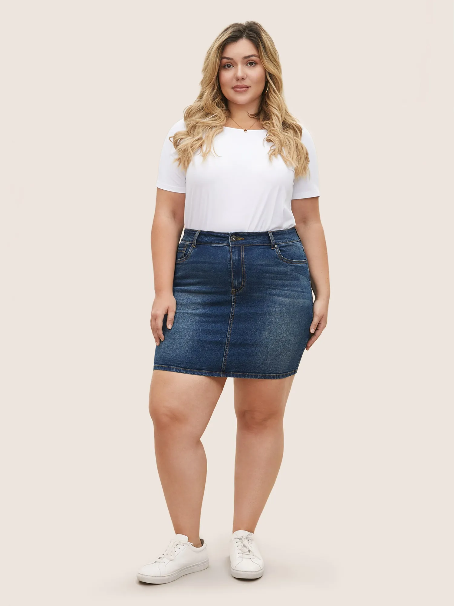 Vintage Dark Wash Button Up Bodycon Denim Skirt sold by Bloomchic product image thumbnail 2