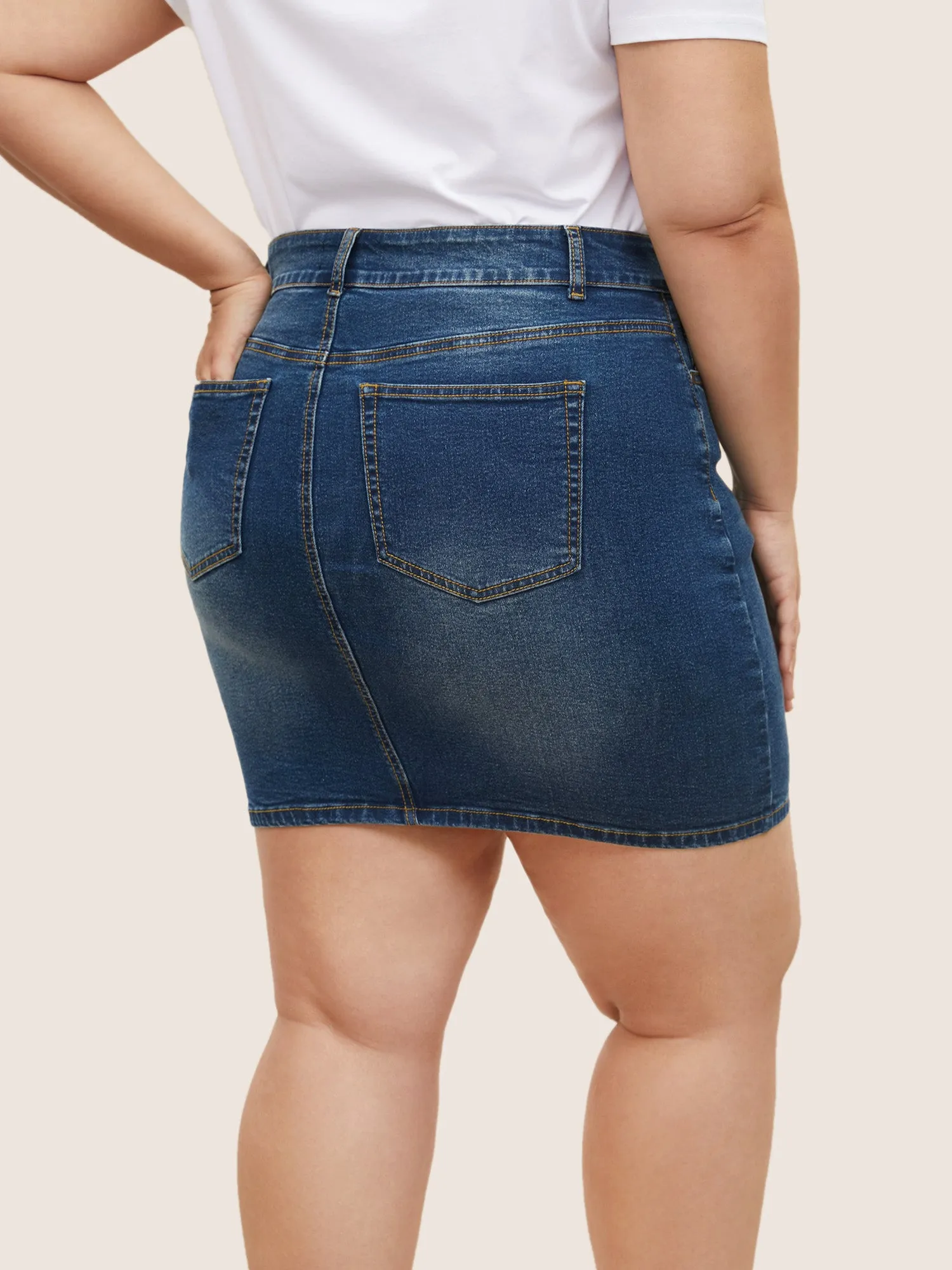 Vintage Dark Wash Button Up Bodycon Denim Skirt sold by Bloomchic product image thumbnail 3