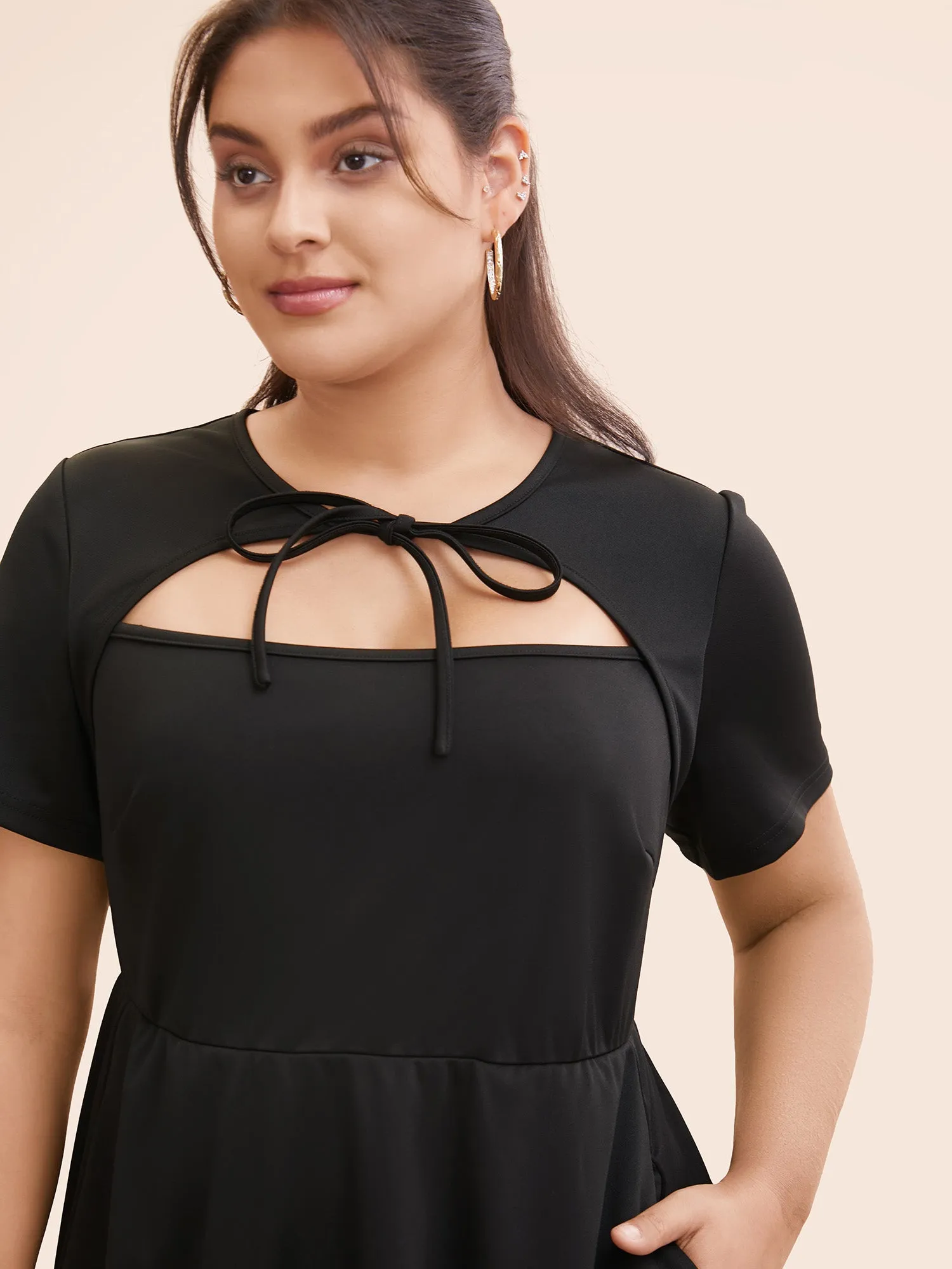 Plain Cut Out Tie Knot Dress sold by Bloomchic product image thumbnail 4