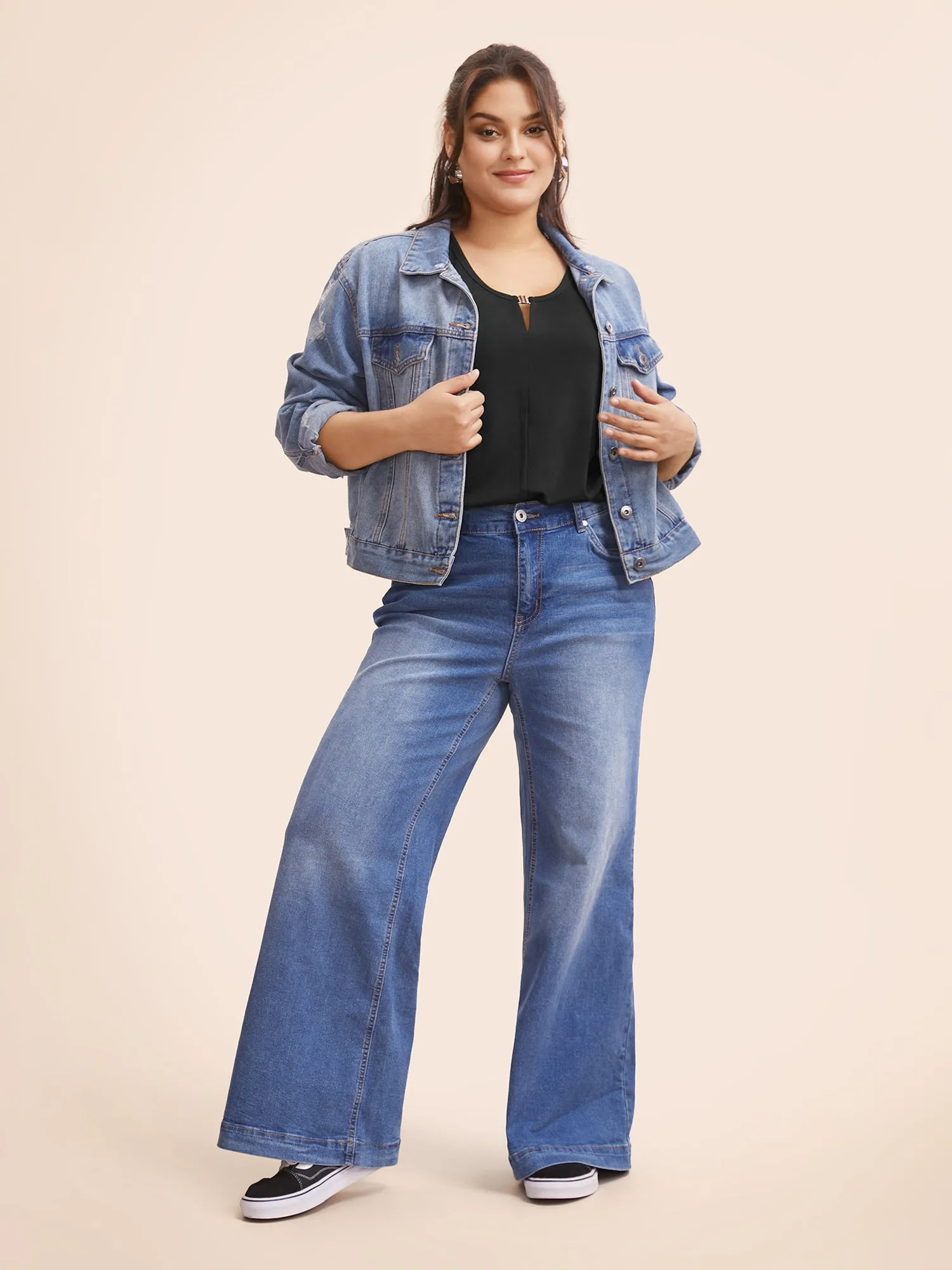 Round Neck Keyhole Metal Detail Tank Top sold by Bloomchic product image thumbnail 2