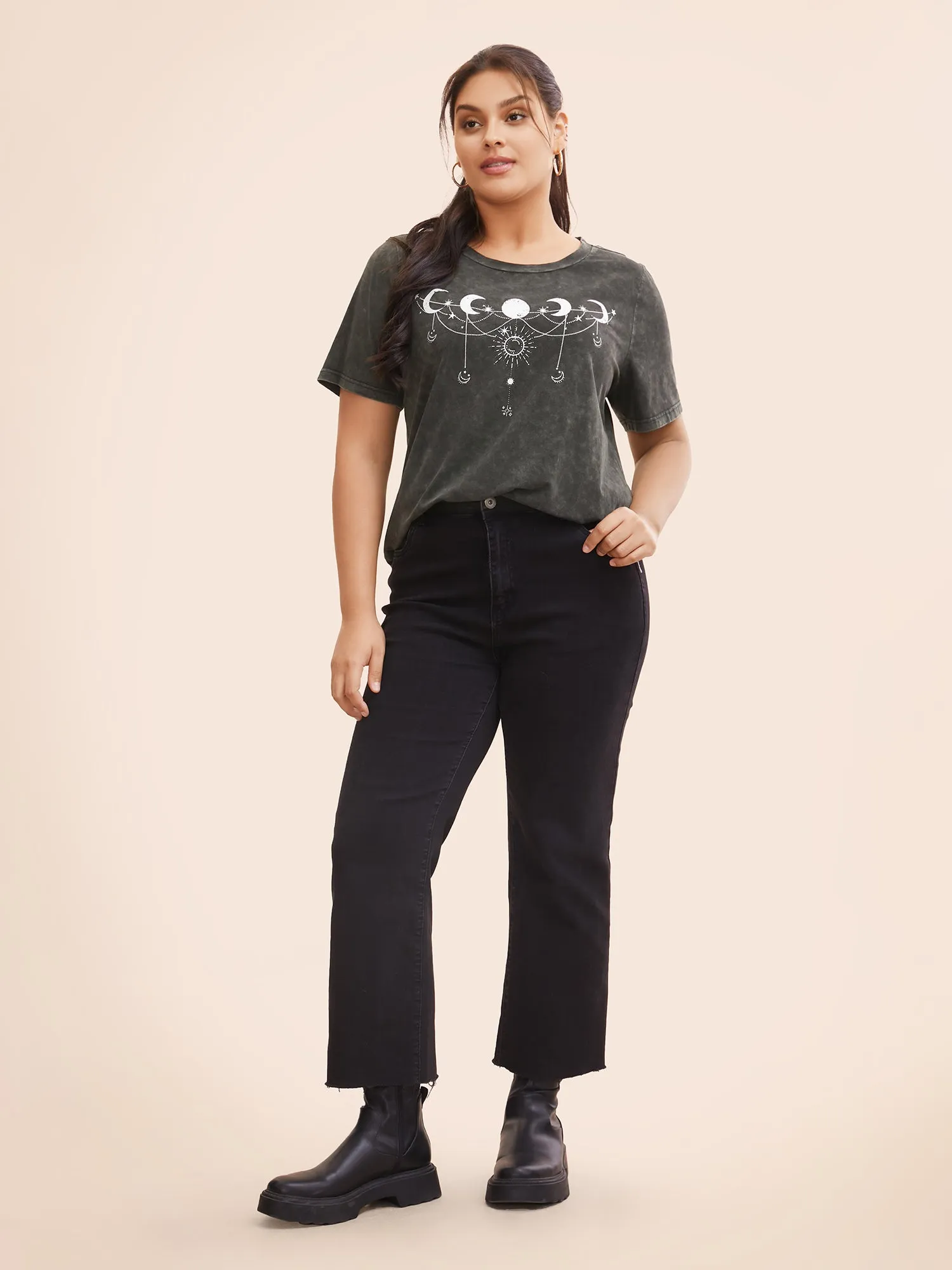 Moon & Star Print Vintage Graphic T-shirt sold by Bloomchic product image thumbnail 2