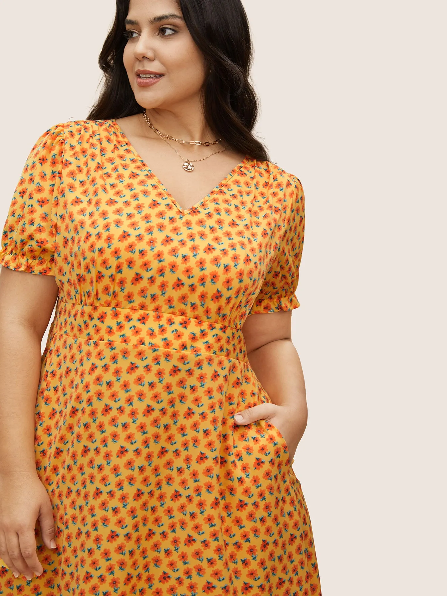 Ditsy Floral Shirred Lantern Sleeve Dress sold by Bloomchic product image thumbnail 2