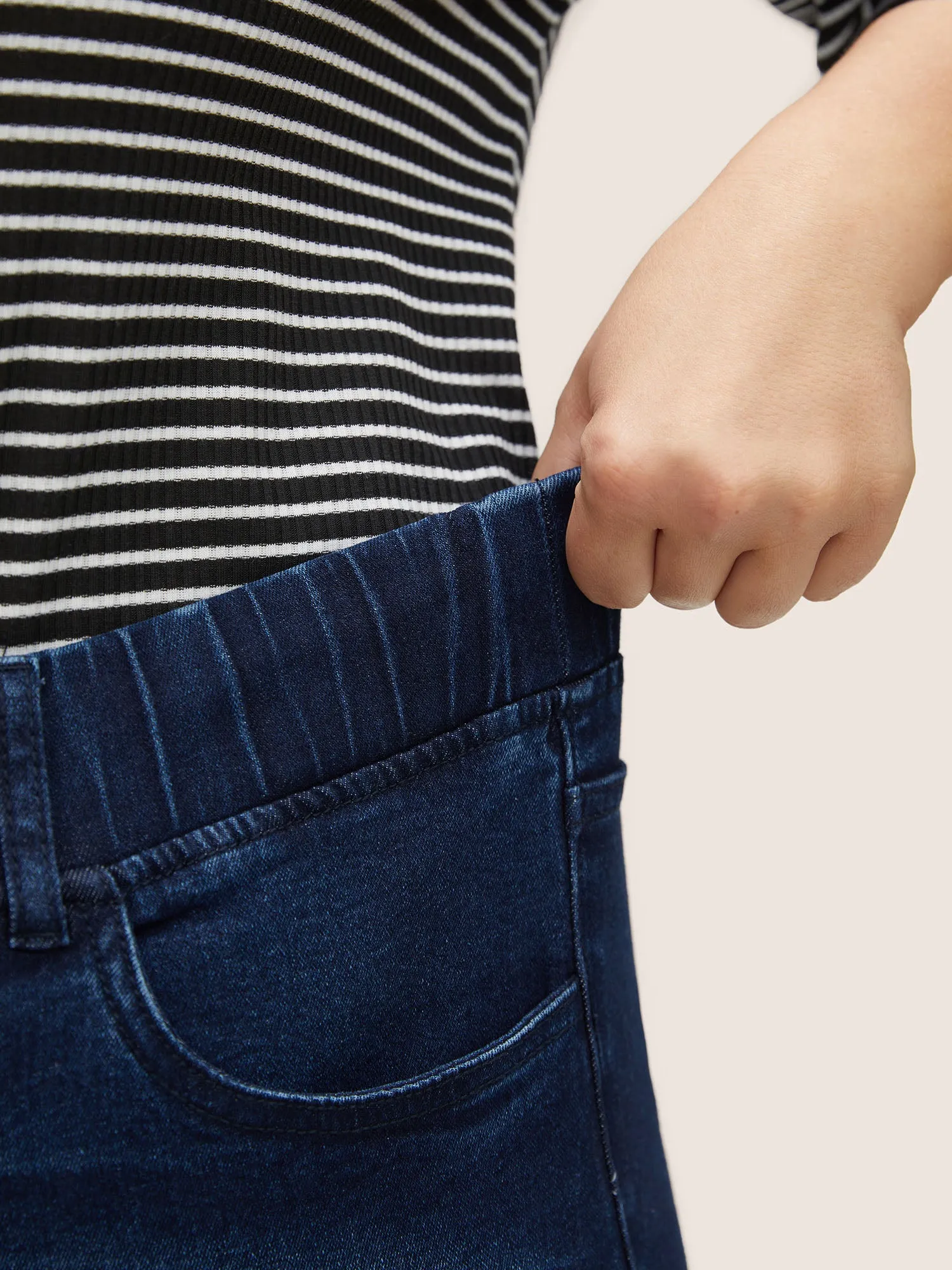 Elastic Waist Drawstring Pocket Dark Wash Jeans sold by Bloomchic product image thumbnail 4