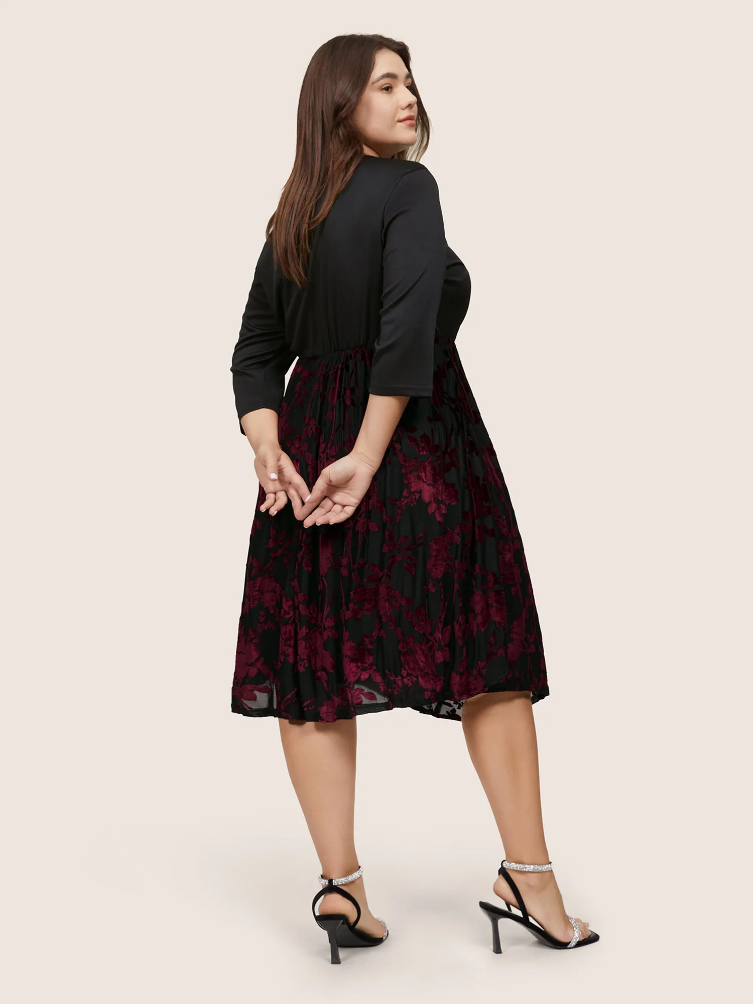 Contrast Flocking Keyhole Elastic Waist Dress sold by Bloomchic product image thumbnail 2