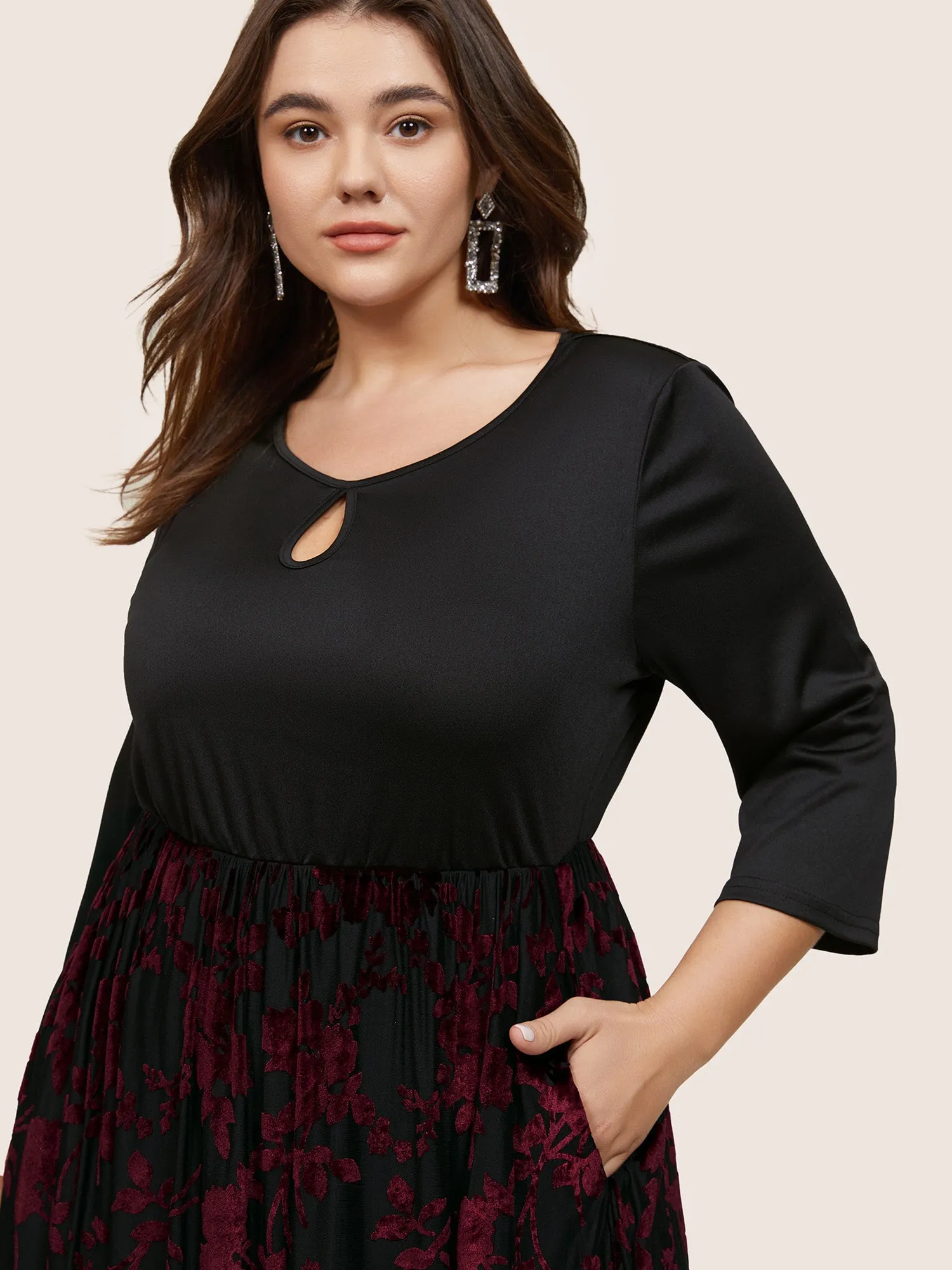 Contrast Flocking Keyhole Elastic Waist Dress sold by Bloomchic product image thumbnail 3