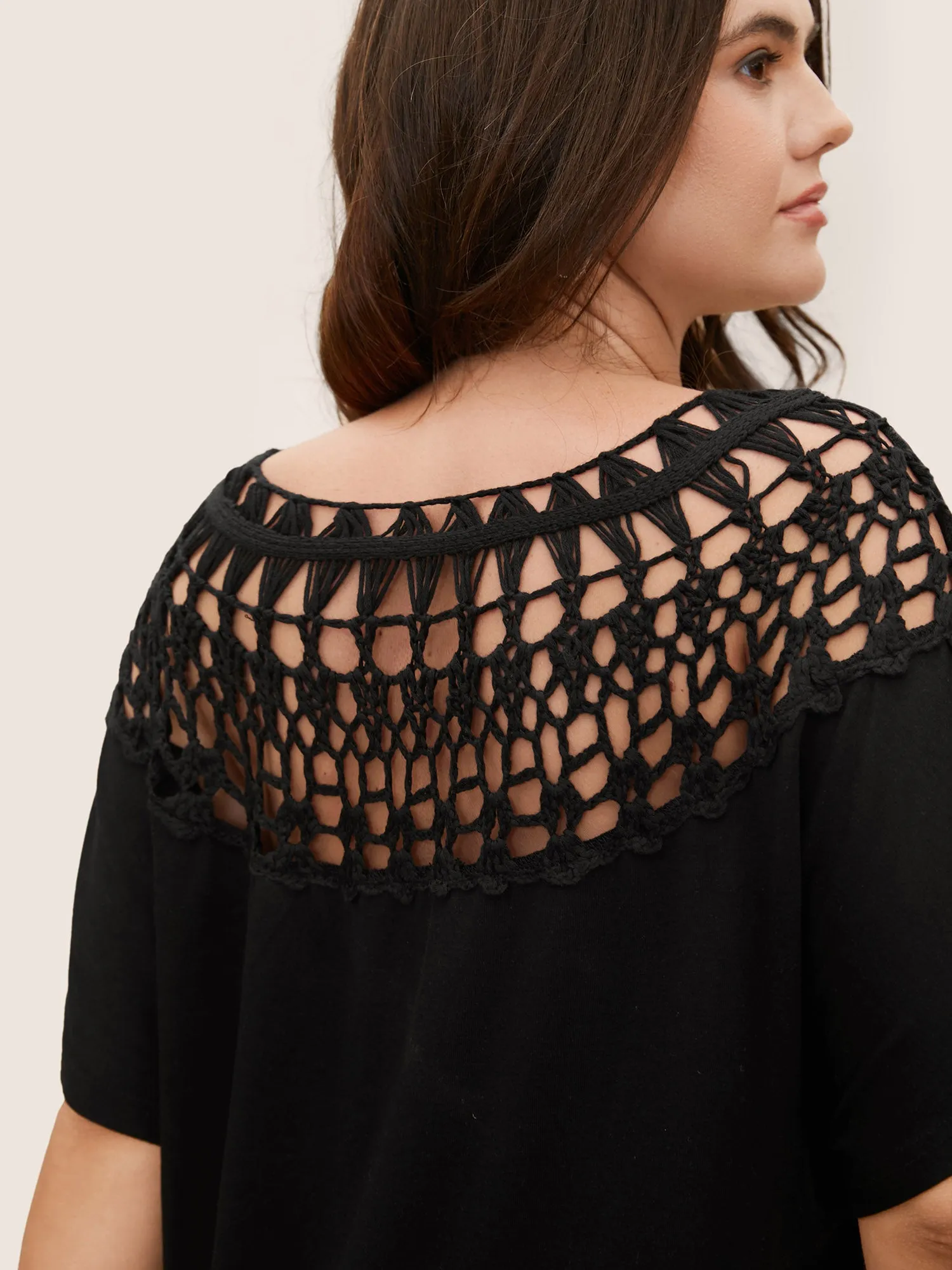 Solid Crew Neck Cut Out Patchwork T-shirt sold by Bloomchic product image thumbnail 4