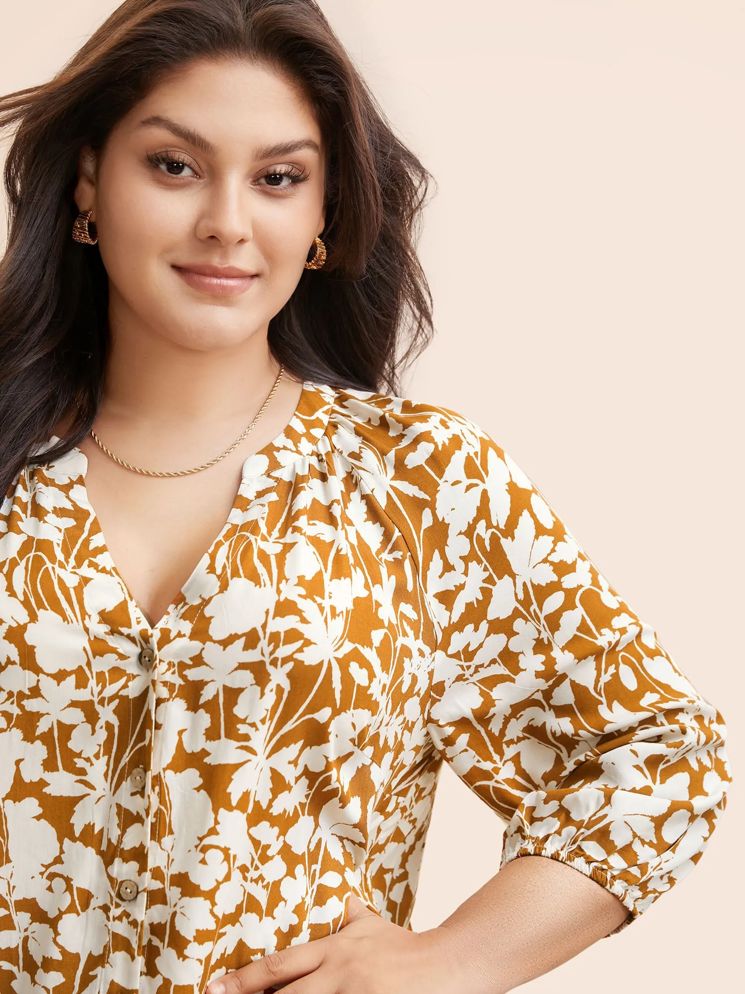 Notched Silhouette Floral Print Lantern Sleeve Blouse sold by Bloomchic product image thumbnail 4
