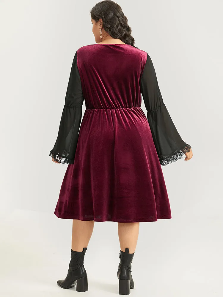 Halloween Two Tone Velvet Ruched Lace Panel Bell Sleeve Dress sold by Bloomchic product image thumbnail 4