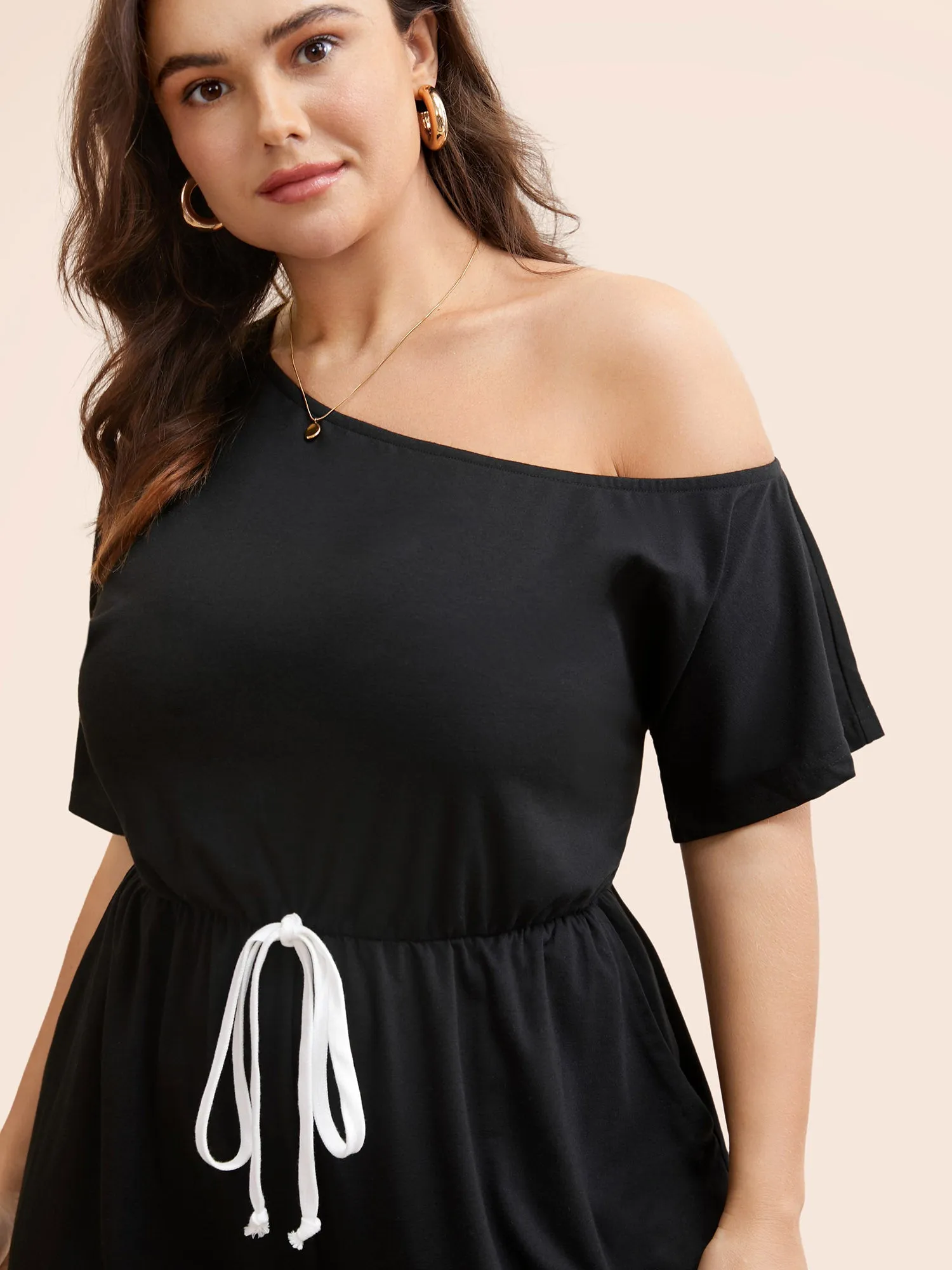 Solid Knotted Front Pocket One Shoulder Romper sold by Bloomchic product image thumbnail 3