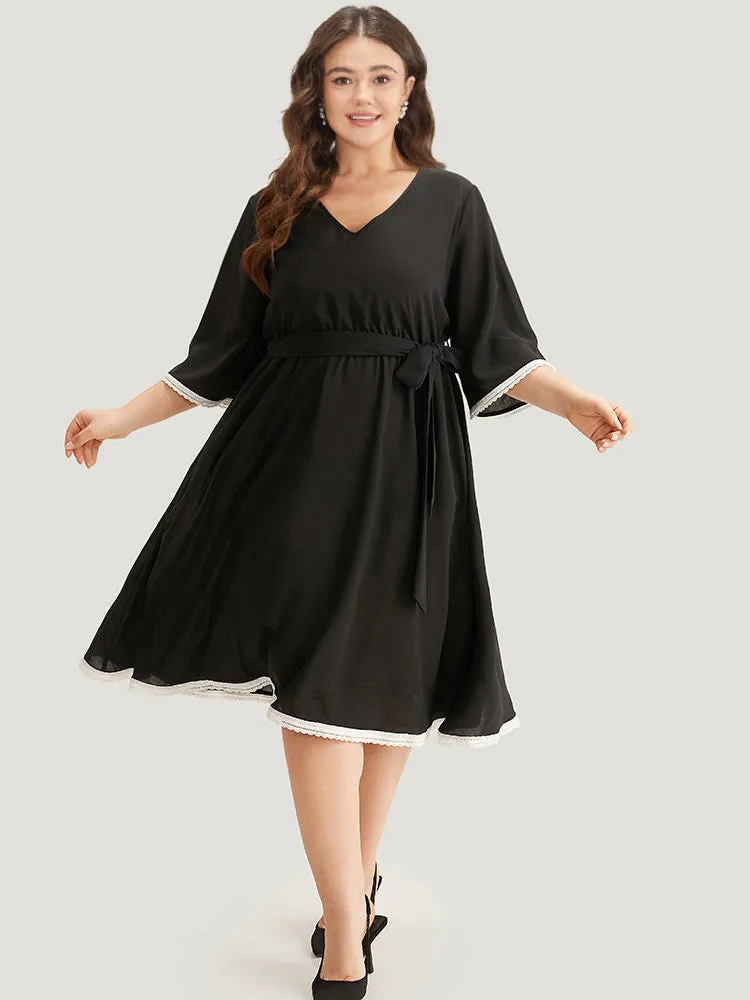 V Neck Pocket Patchwork Contrast Belted Dress sold by Bloomchic product image thumbnail 4