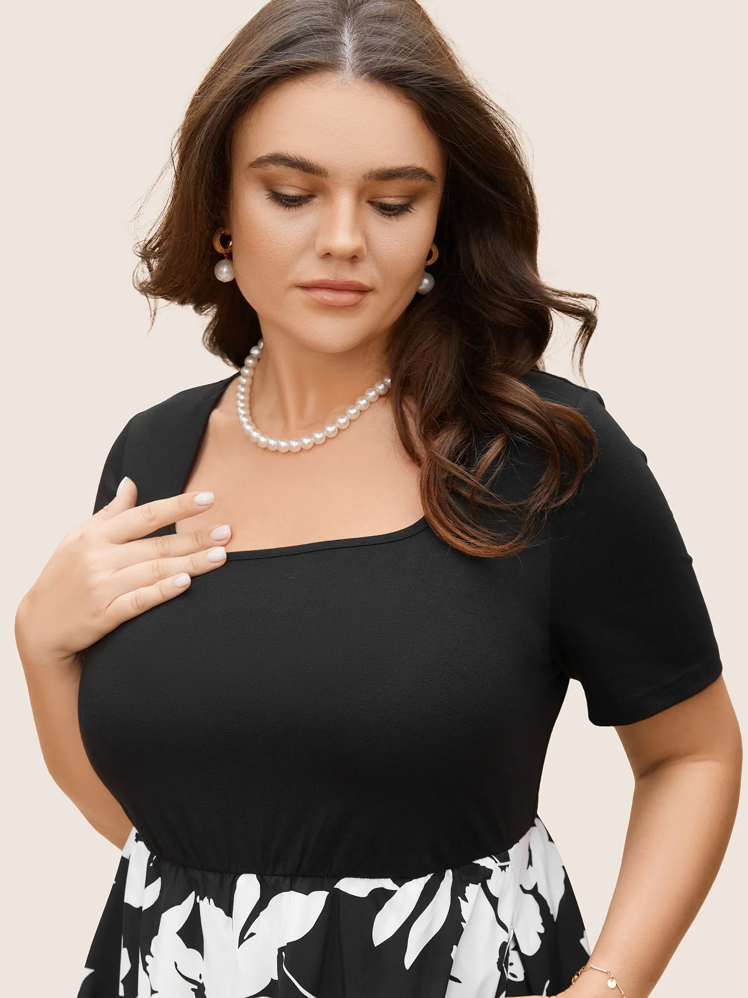 Square Neck Silhouette Floral Print Midi Dress sold by Bloomchic product image thumbnail 4