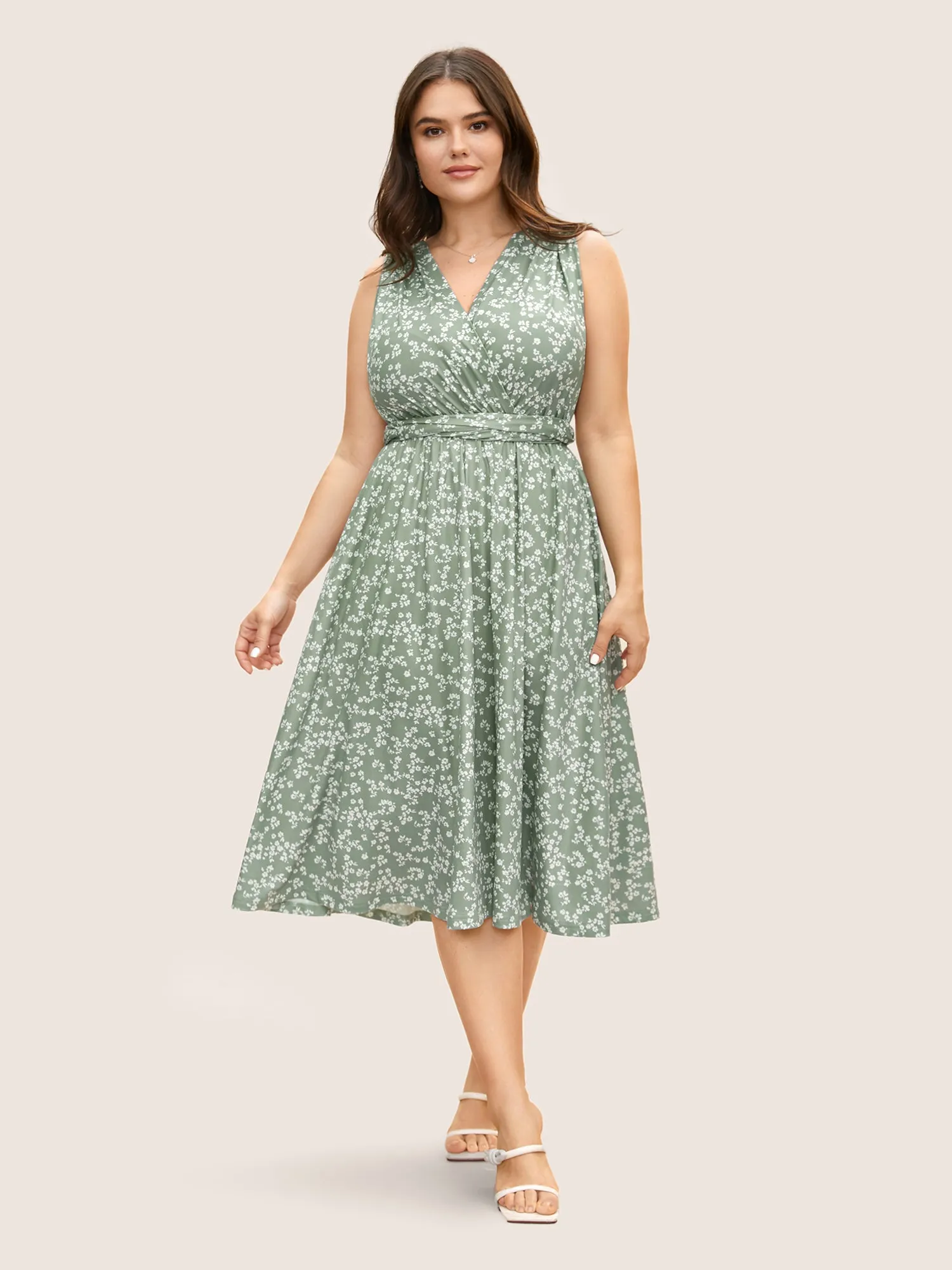 Everywhere Dress - Ditsy Floral Wrap Pocket Dress sold by Bloomchic product image thumbnail 4