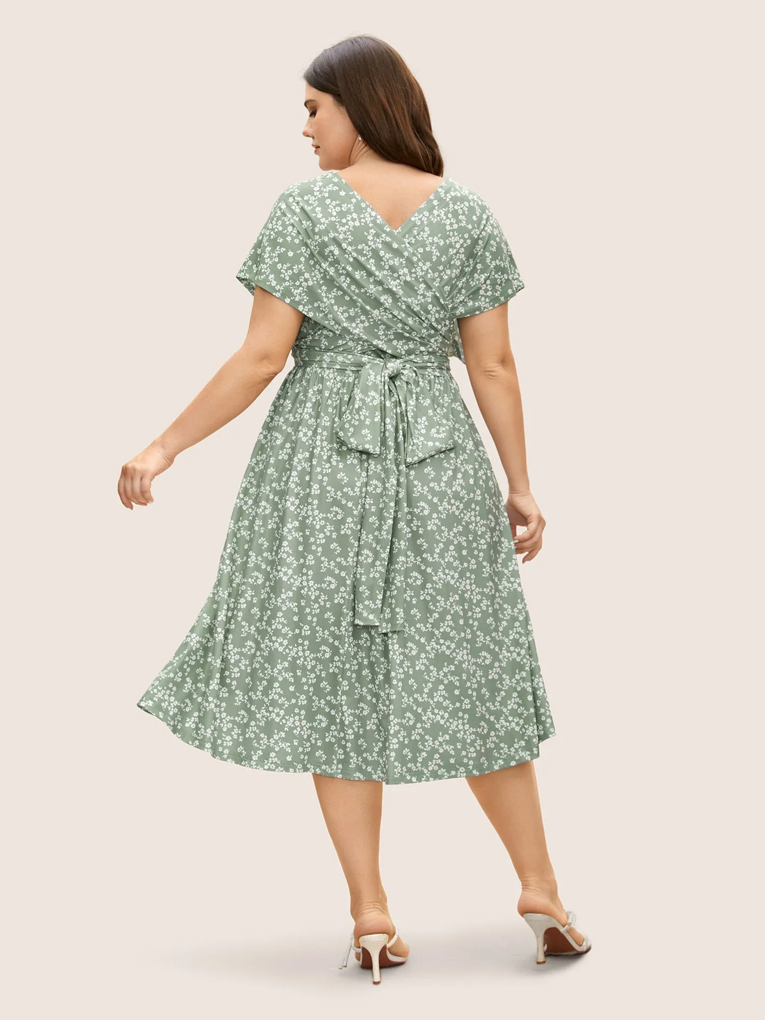 Everywhere Dress - Ditsy Floral Wrap Pocket Dress sold by Bloomchic product image thumbnail 5