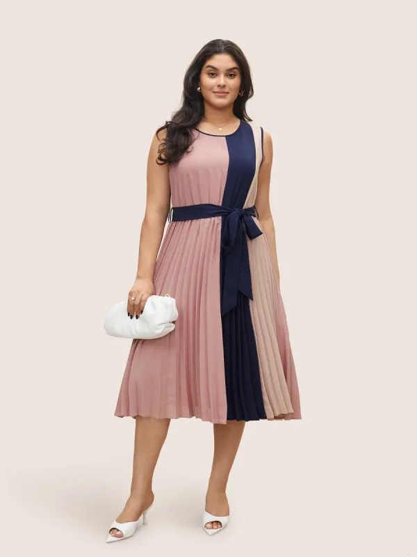 Colorblock Contrast Pleated Belted Sleeveless Dress sold by Bloomchic