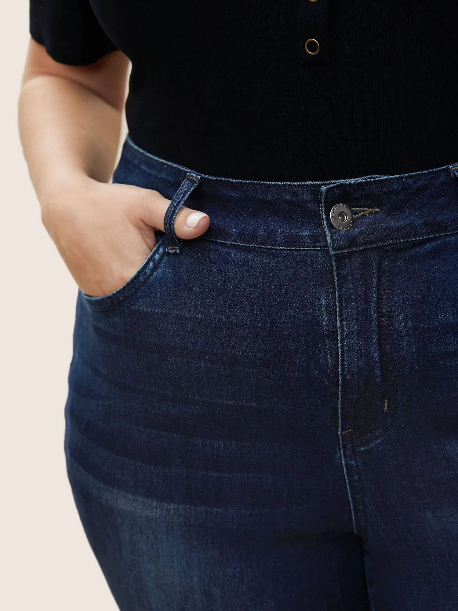 Dark Wash Below The Knees Pocket Jeans sold by Bloomchic product image thumbnail 4