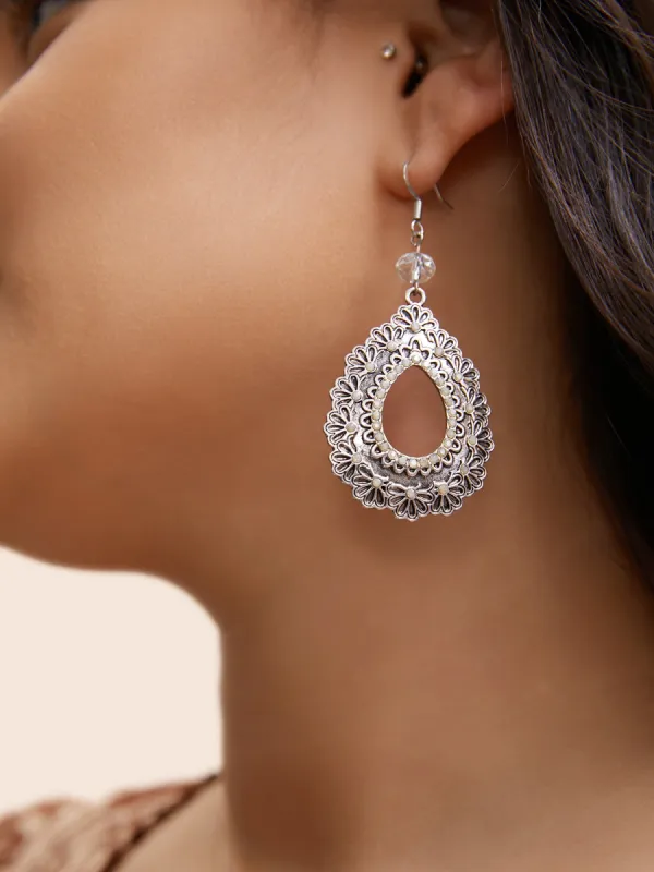 Scallop Trim Oval Drop Earrings sold by Bloomchic