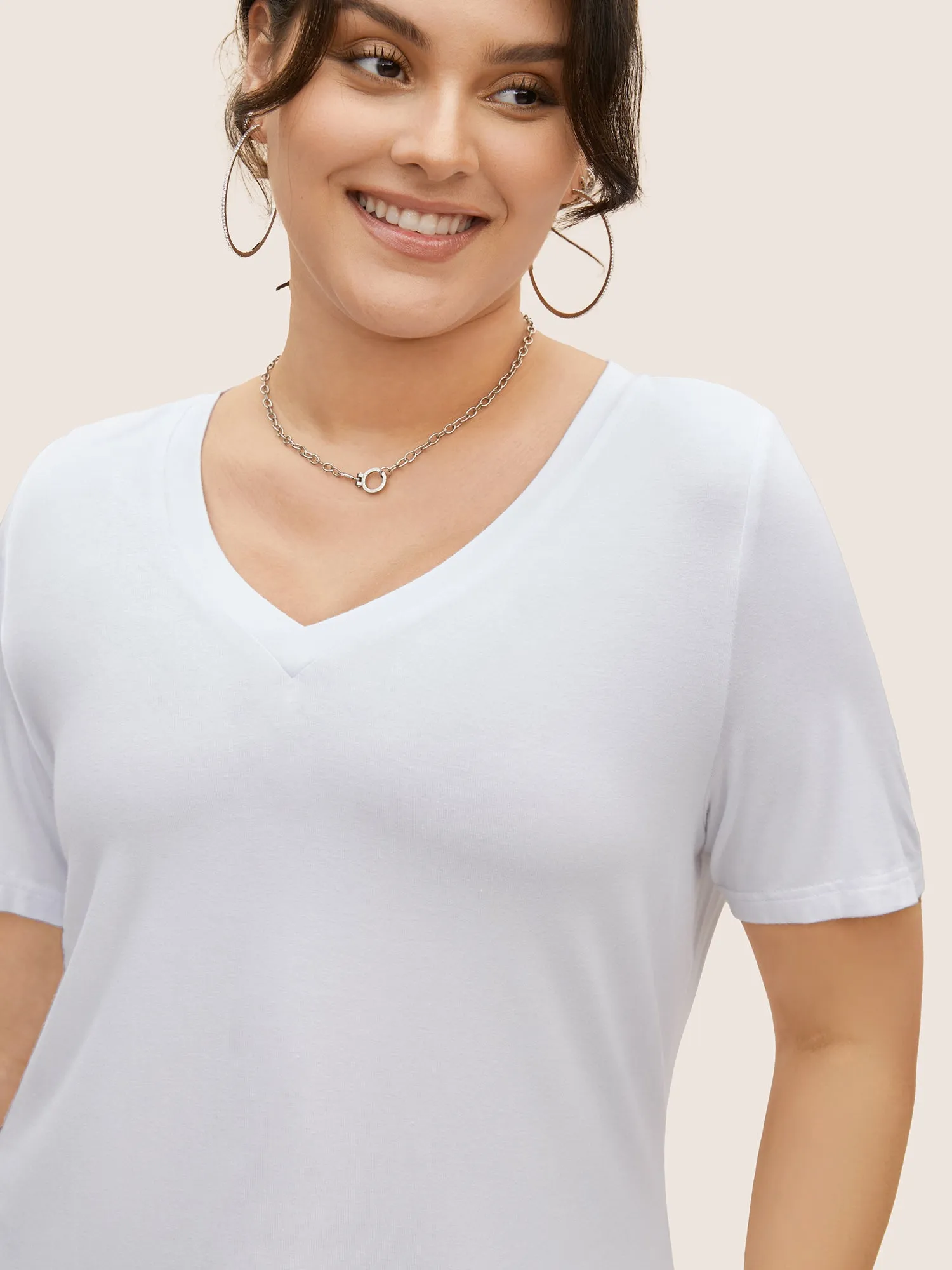 Supersoft Essentials Solid V Neck Basic Knit T-shirt sold by Bloomchic product image thumbnail 3