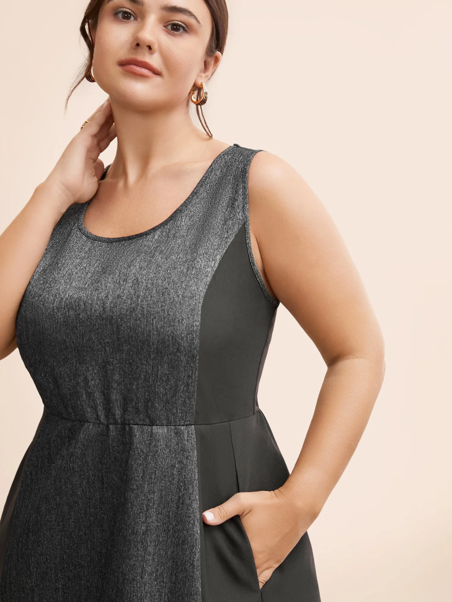 Stretch Woven Seamed Fiited Midi Dress sold by Bloomchic product image thumbnail 4