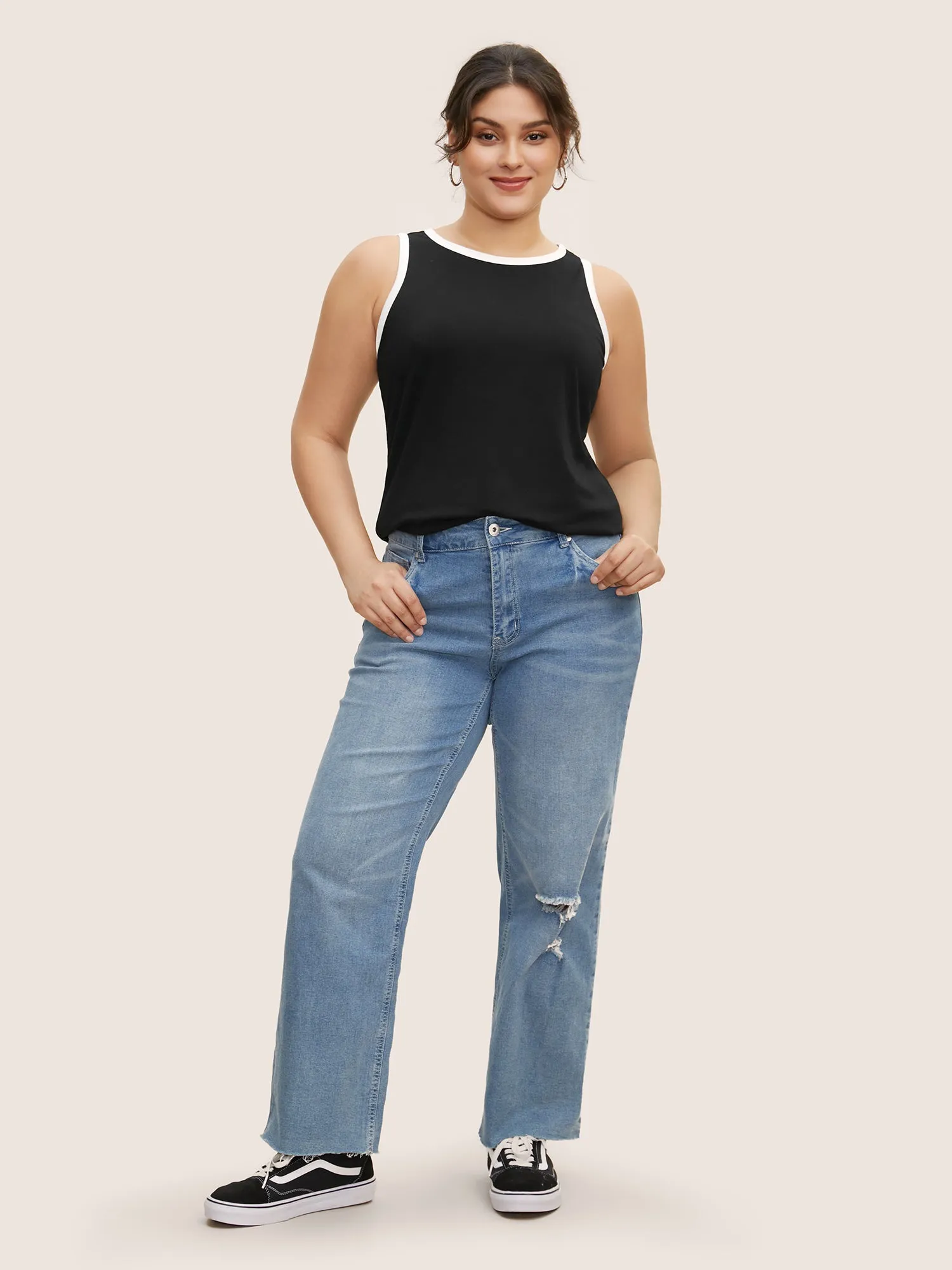 Round Neck Contrast Trim Tank Top sold by Bloomchic product image thumbnail 3