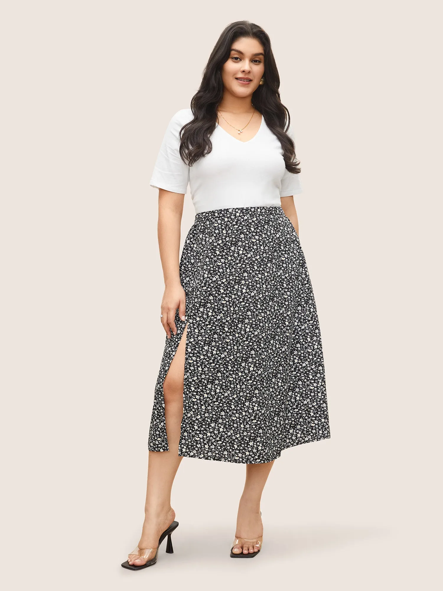 Ditsy Floral Pocket Cropped Split Side Skirt sold by Bloomchic product image thumbnail 3