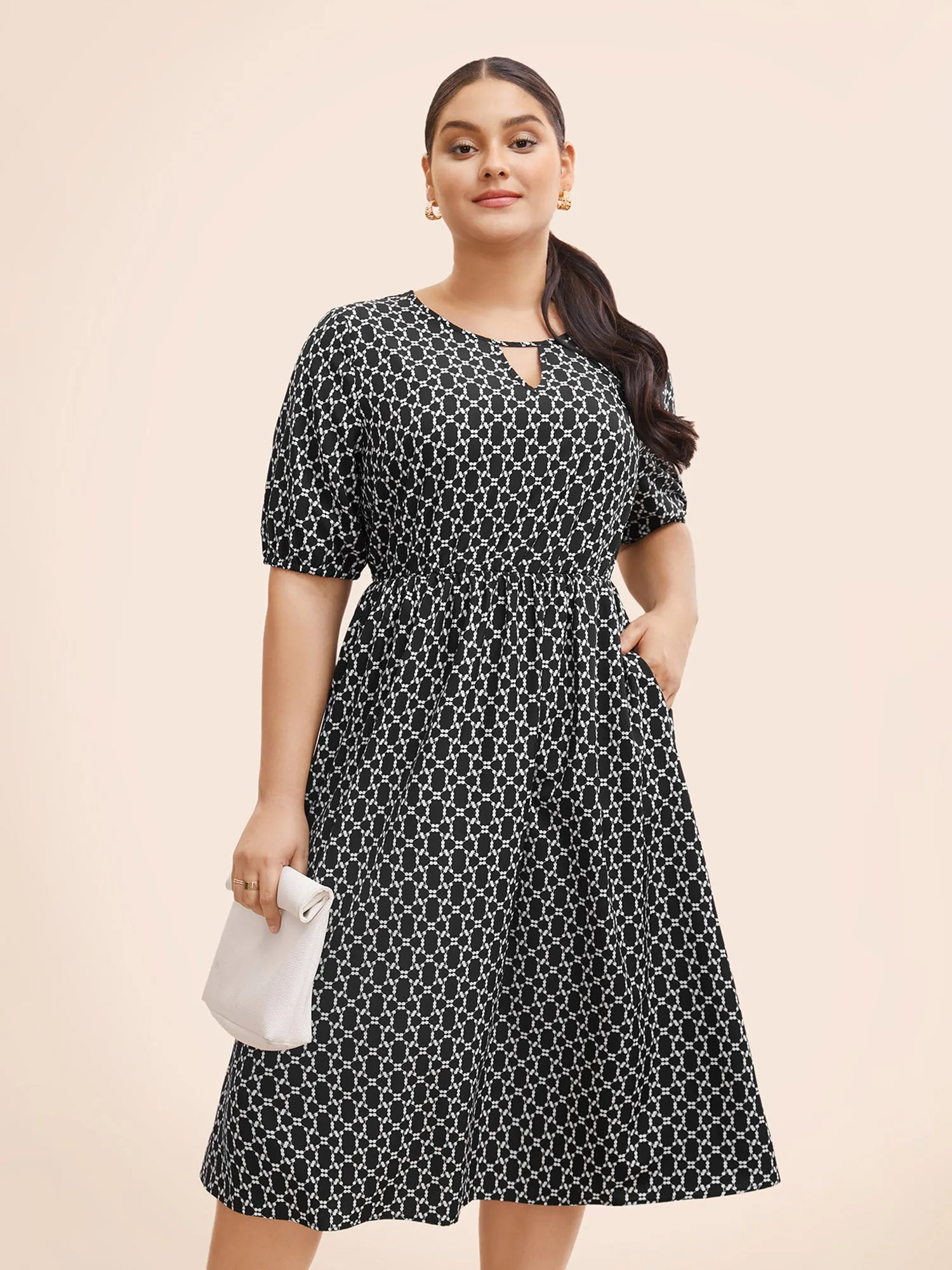 Geometric Keyhole Lantern Sleeve Midi Dress sold by Bloomchic