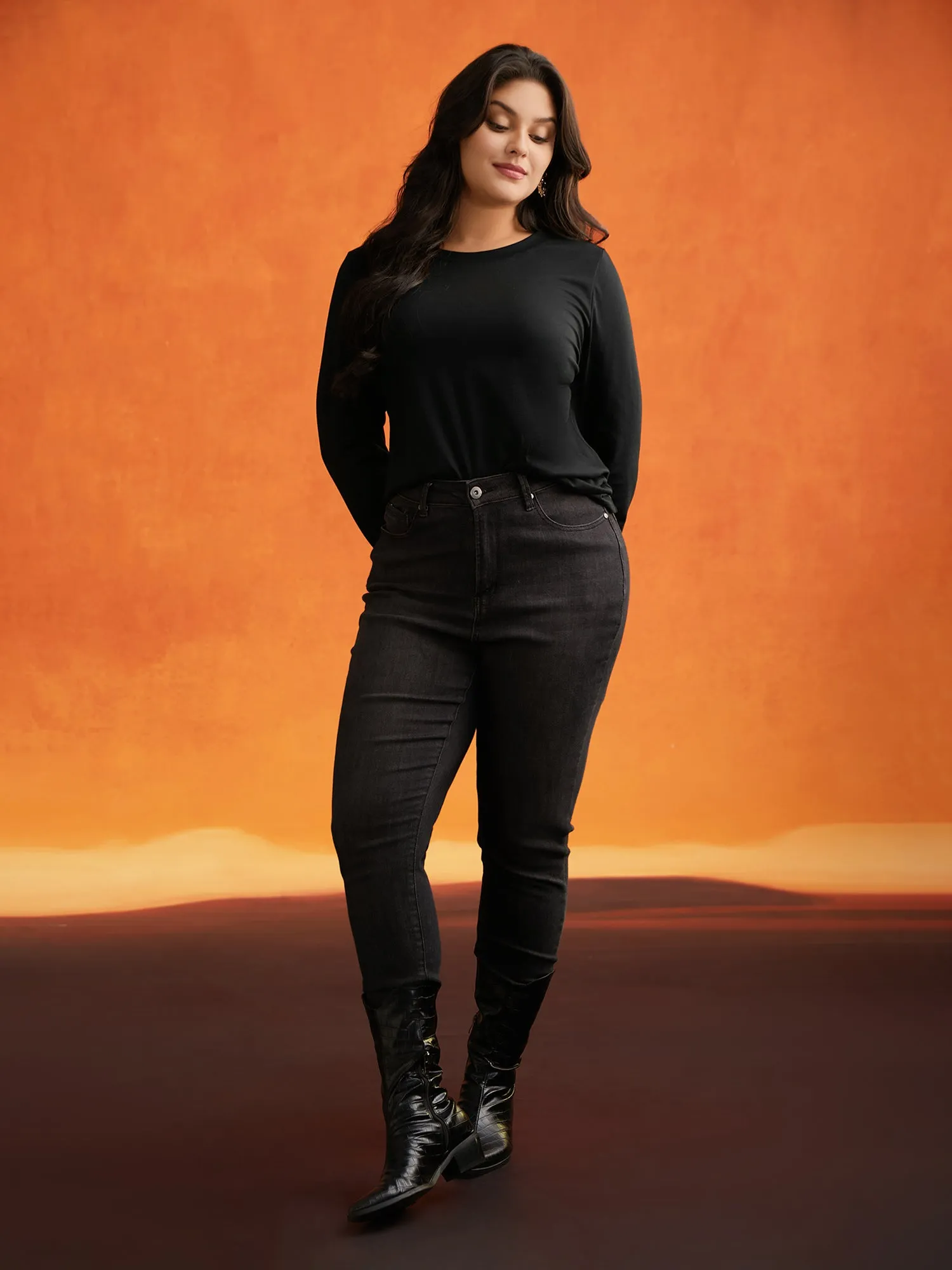 Hollow Mesh Back Slim-Fit T-shirt sold by Bloomchic product image thumbnail 2