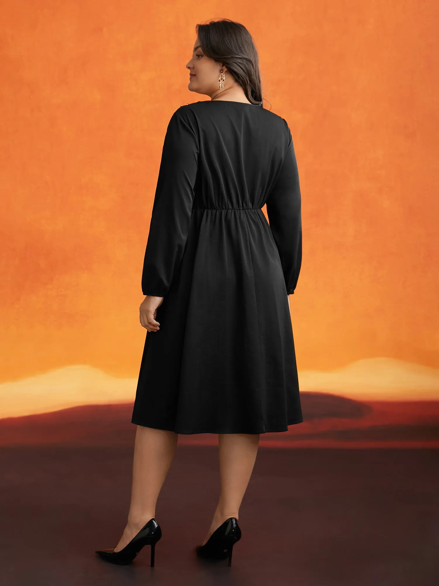 Black And White Pleated Ribbon Midi Dress sold by Bloomchic product image thumbnail 3